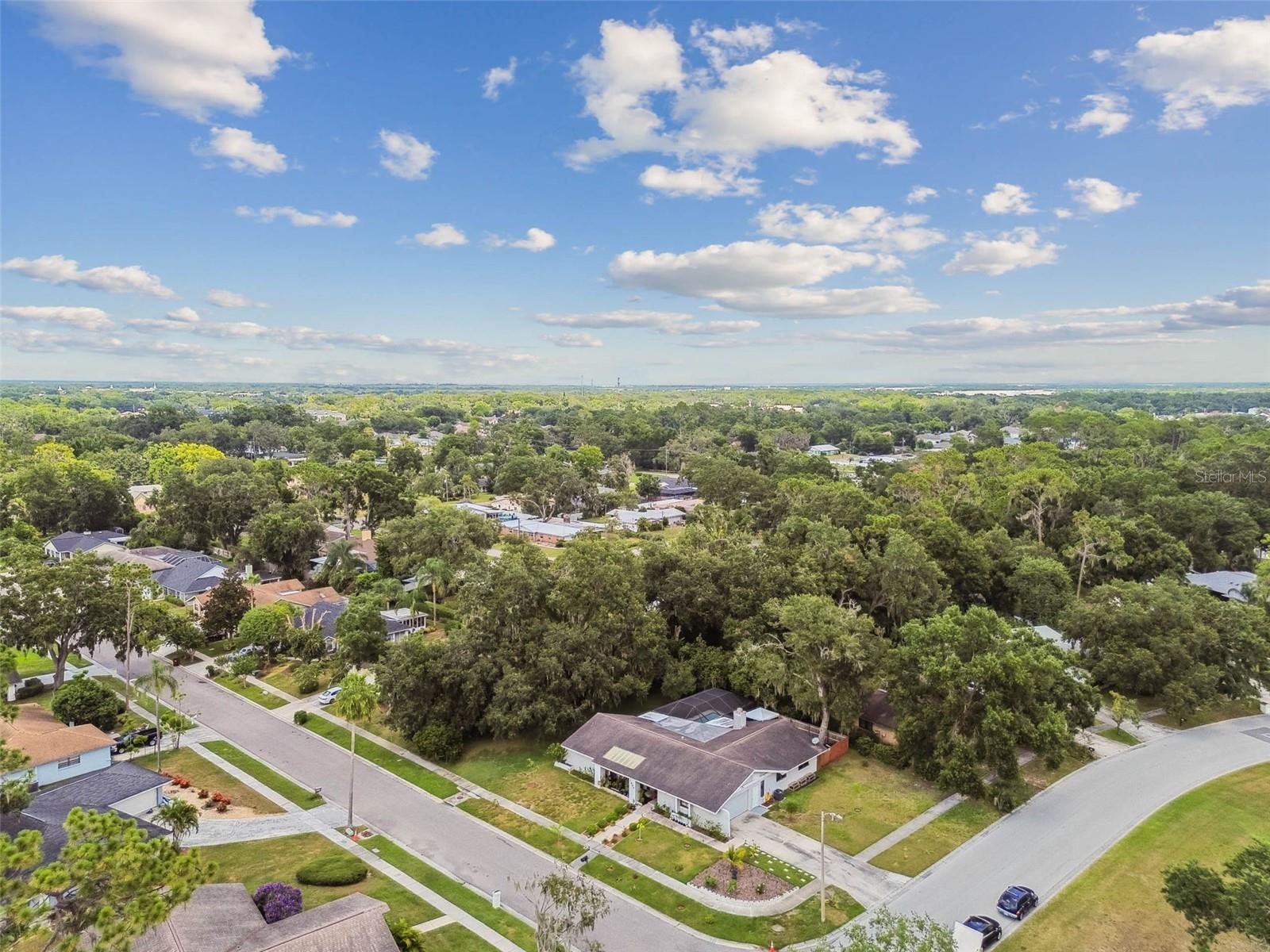 Image 26 of 35 For 1904 Teakwood Drive