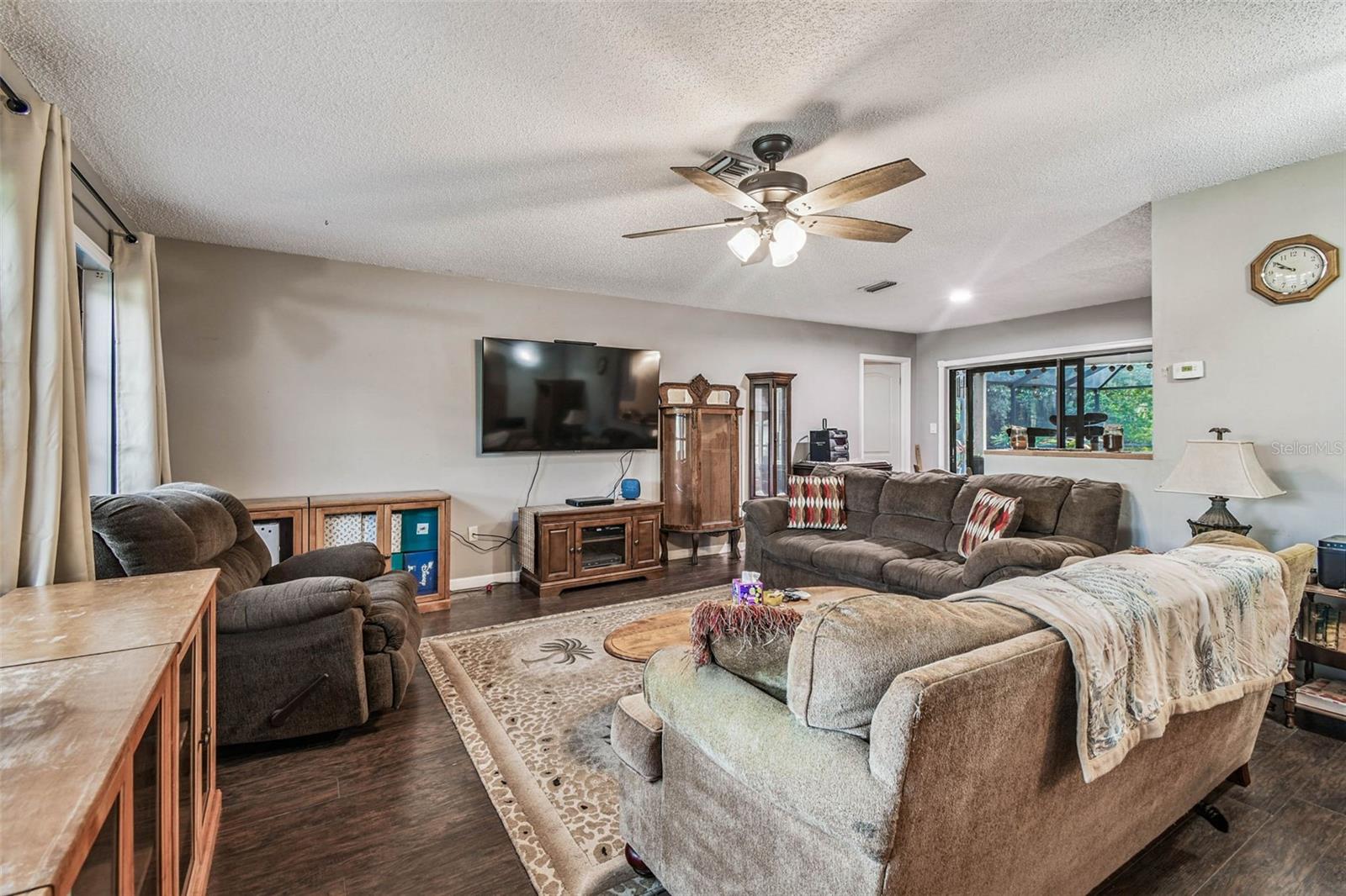 Image 5 of 35 For 1904 Teakwood Drive