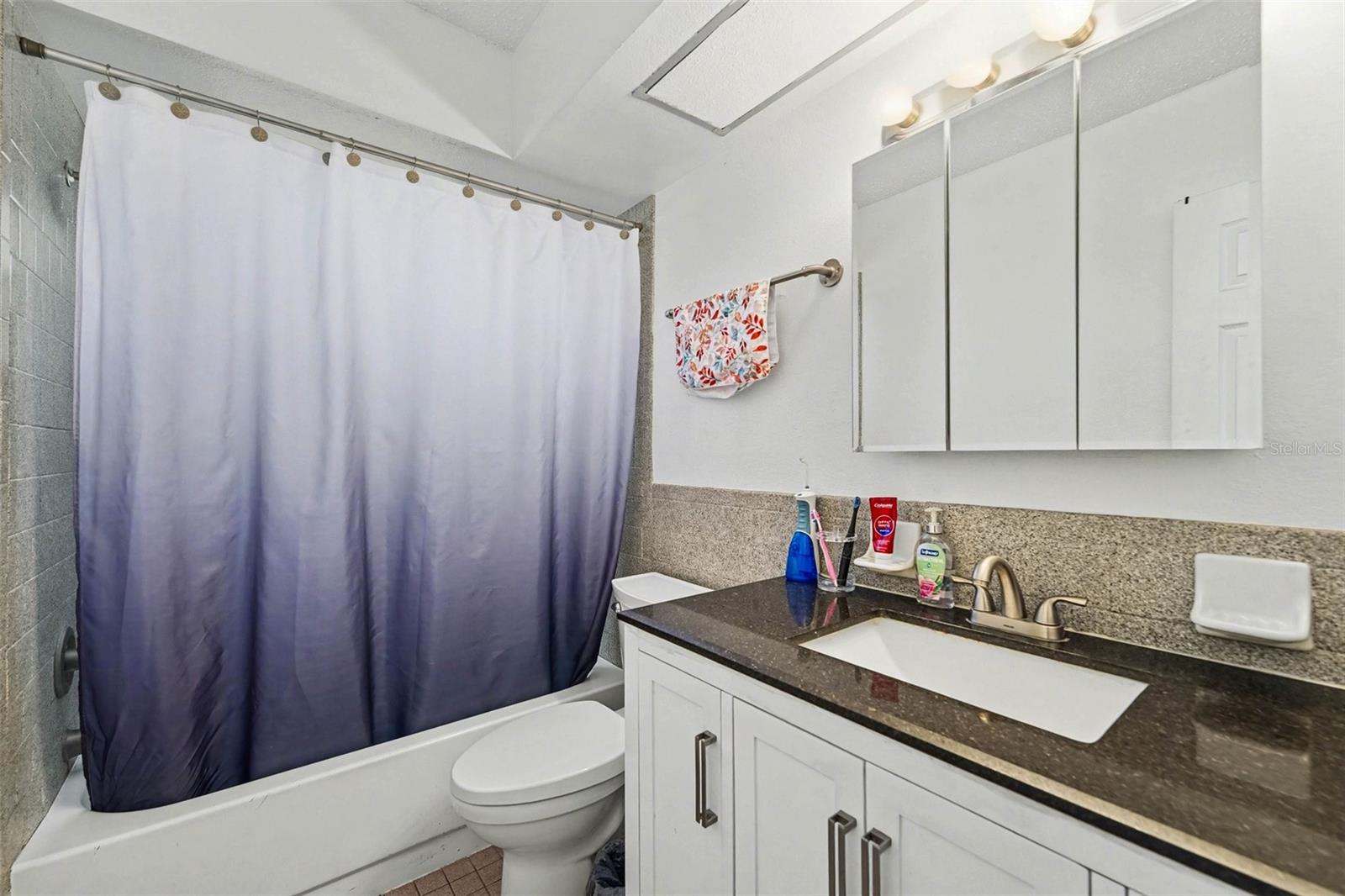 Image 11 of 23 For 2426 17th Avenue N