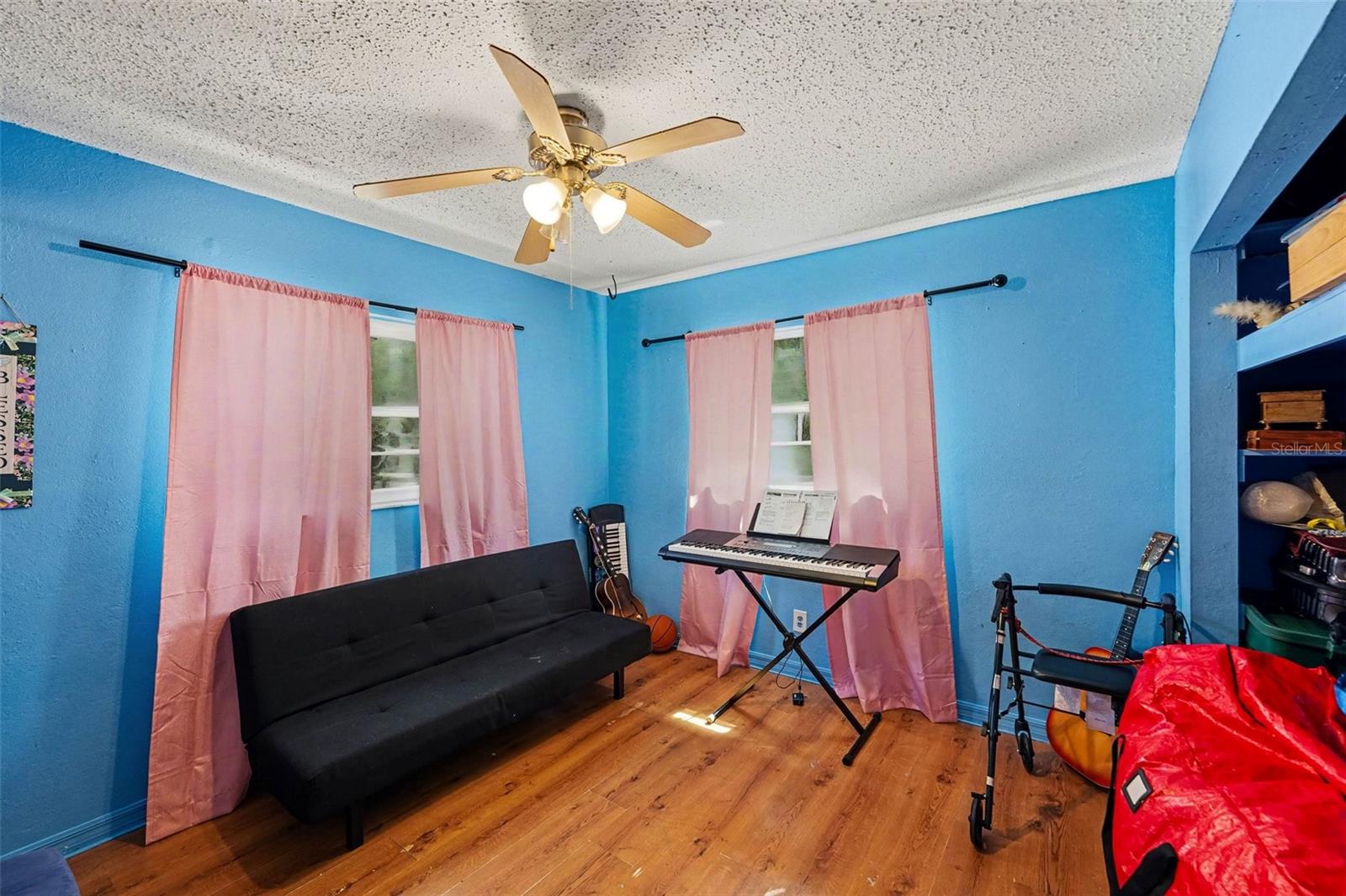 Image 12 of 23 For 2426 17th Avenue N