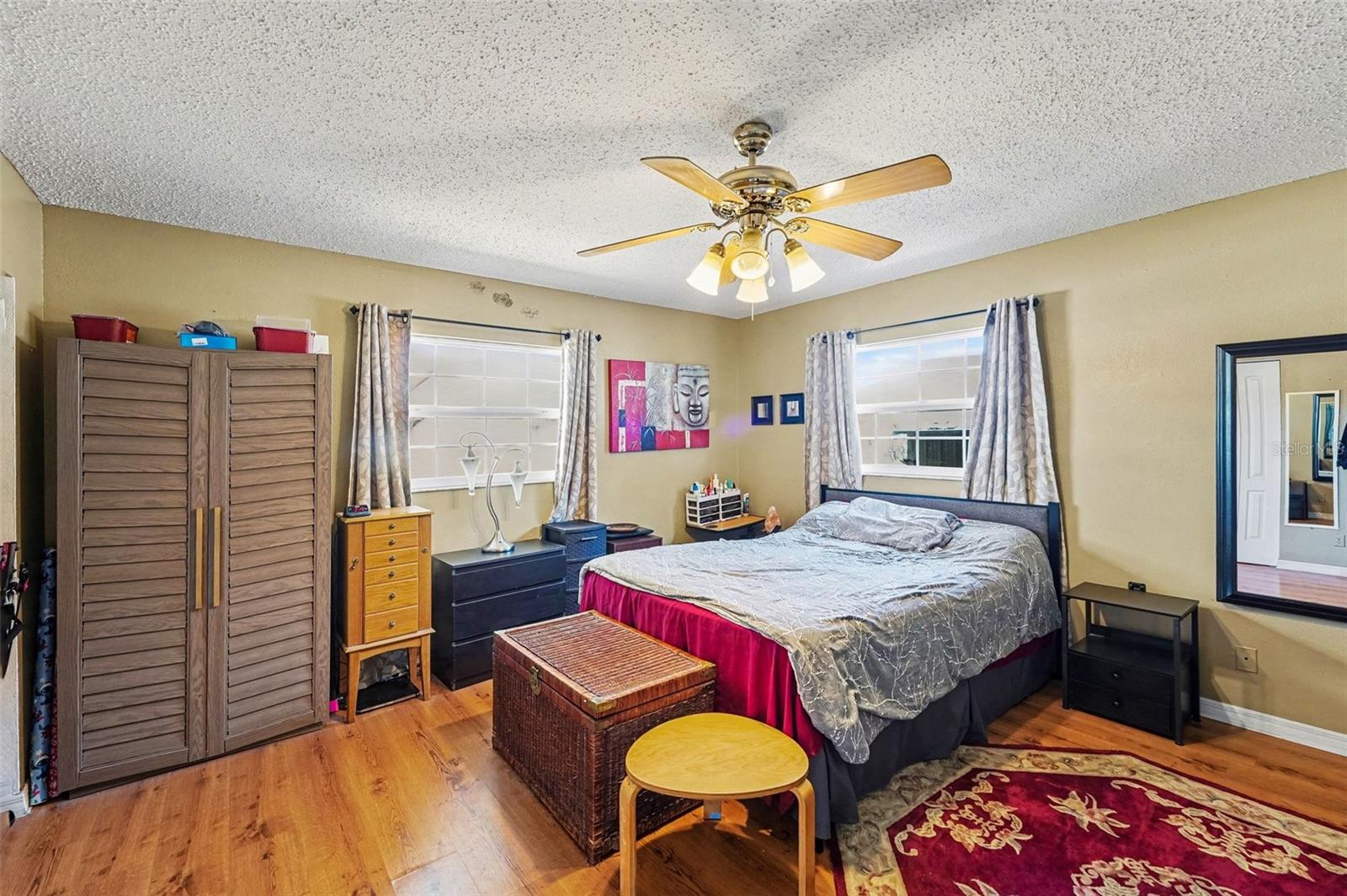 Image 13 of 23 For 2426 17th Avenue N