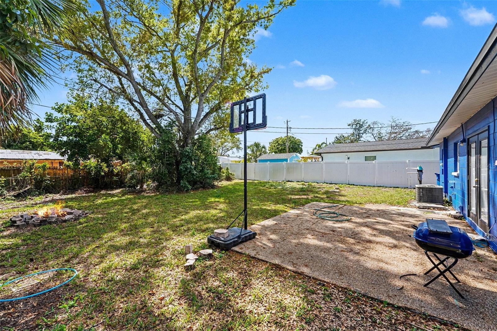 Image 19 of 23 For 2426 17th Avenue N