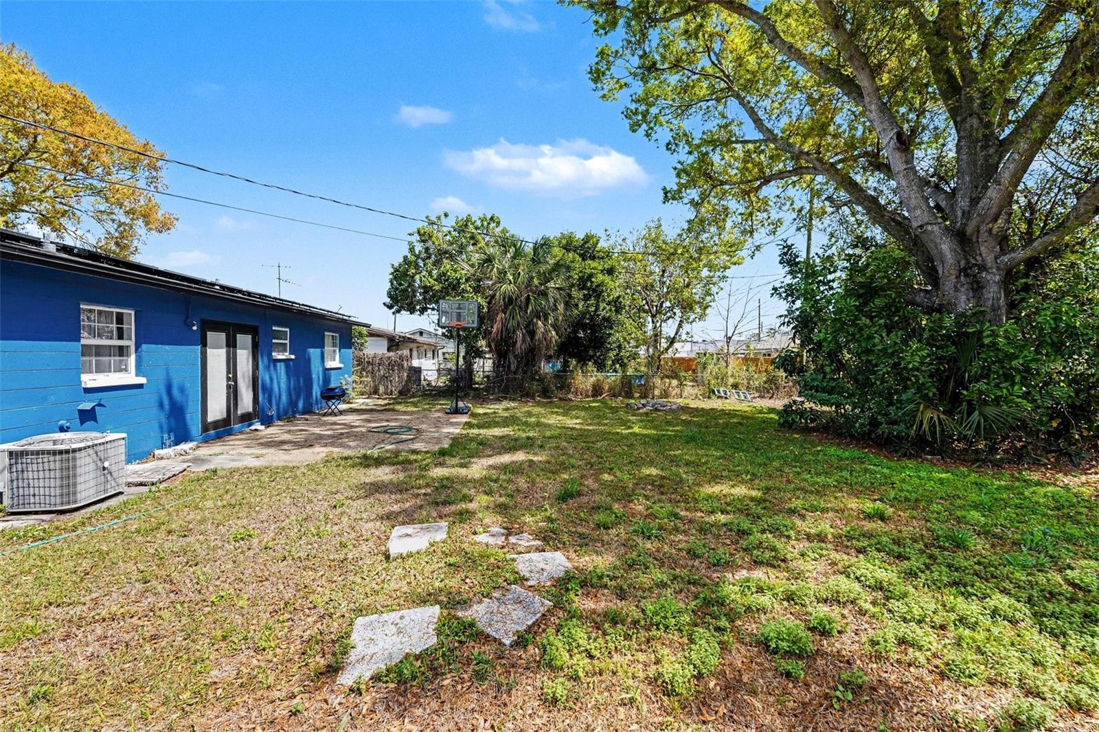 Image 23 of 23 For 2426 17th Avenue N