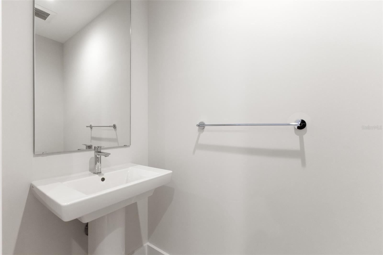 Image 10 of 39 For 275 1st Avenue S 1407