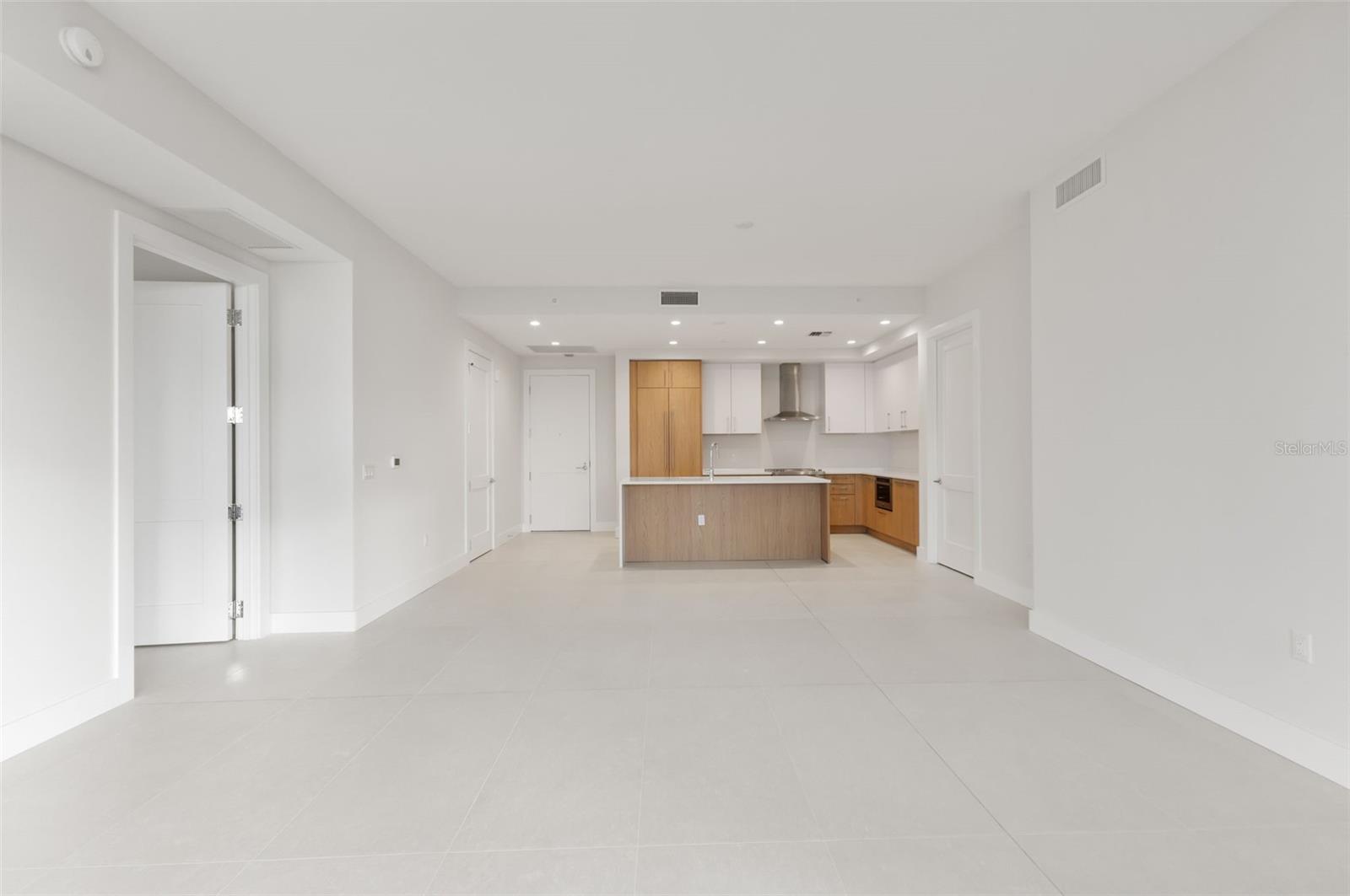 Image 12 of 39 For 275 1st Avenue S 1407