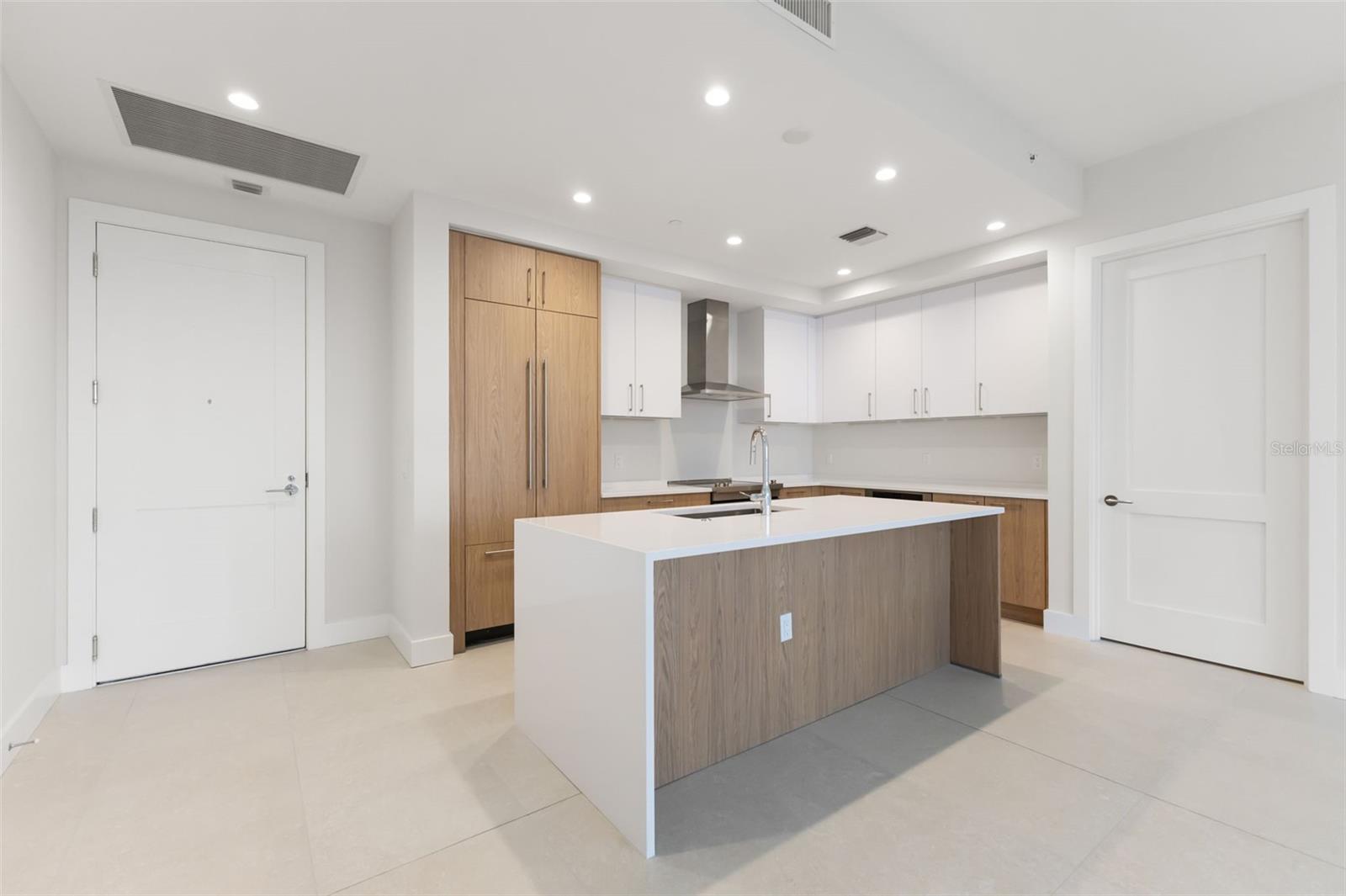 Image 2 of 39 For 275 1st Avenue S 1407