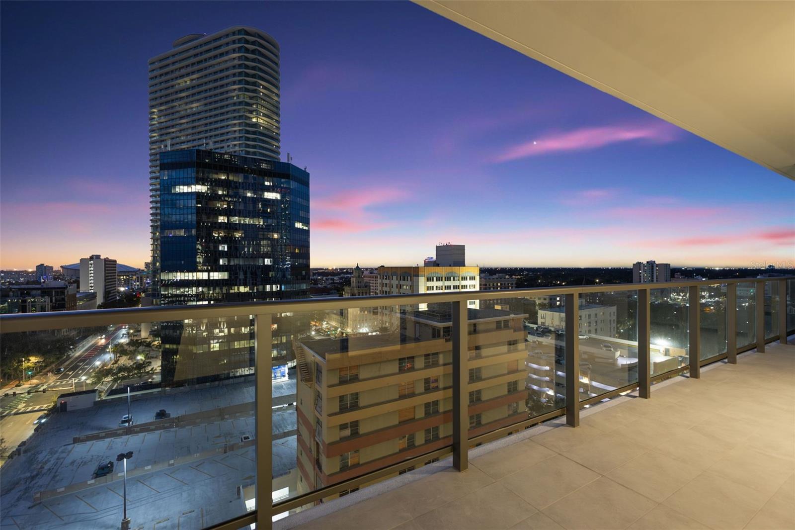 Image 23 of 39 For 275 1st Avenue S 1407