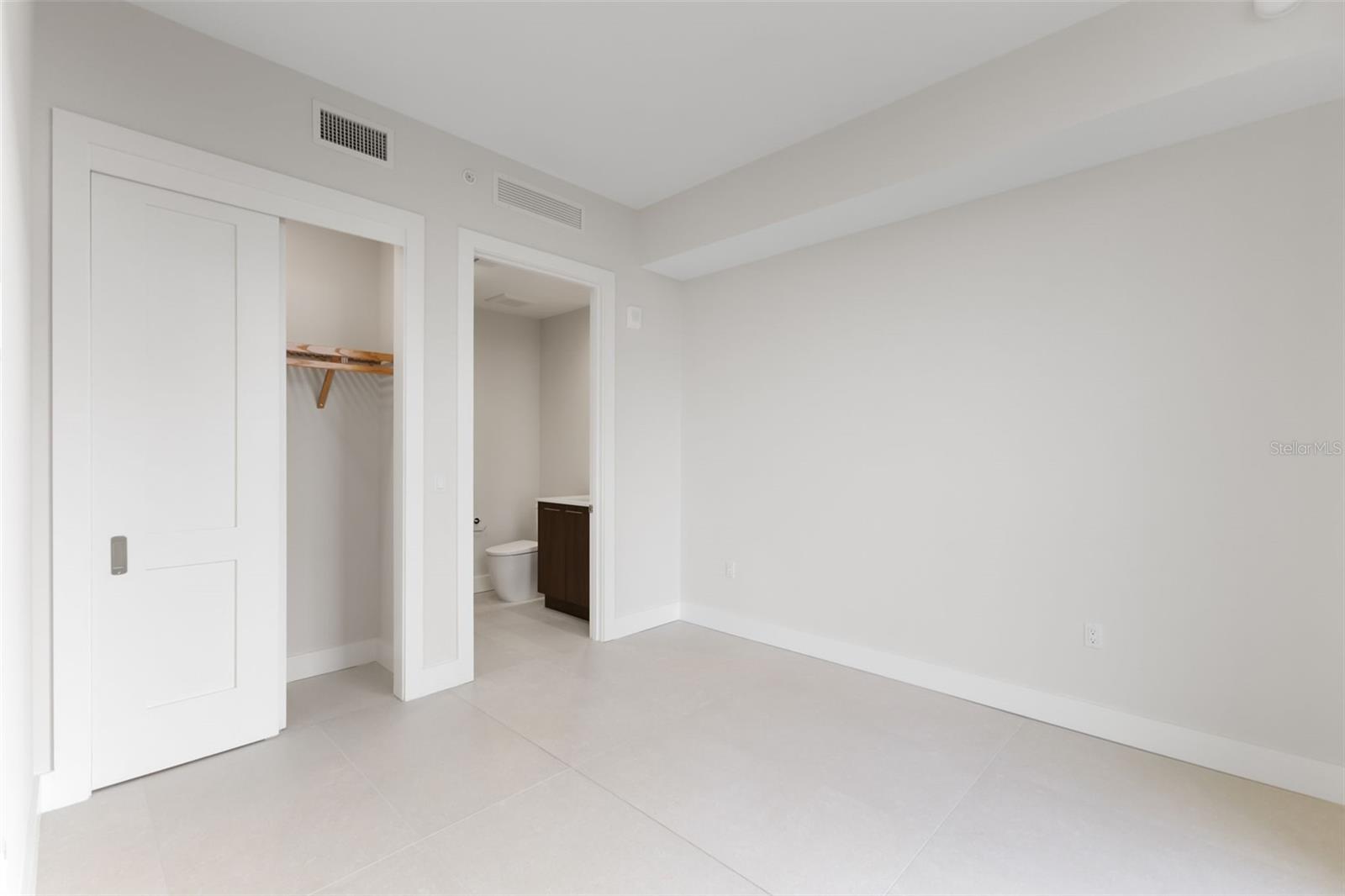 Image 6 of 39 For 275 1st Avenue S 1407