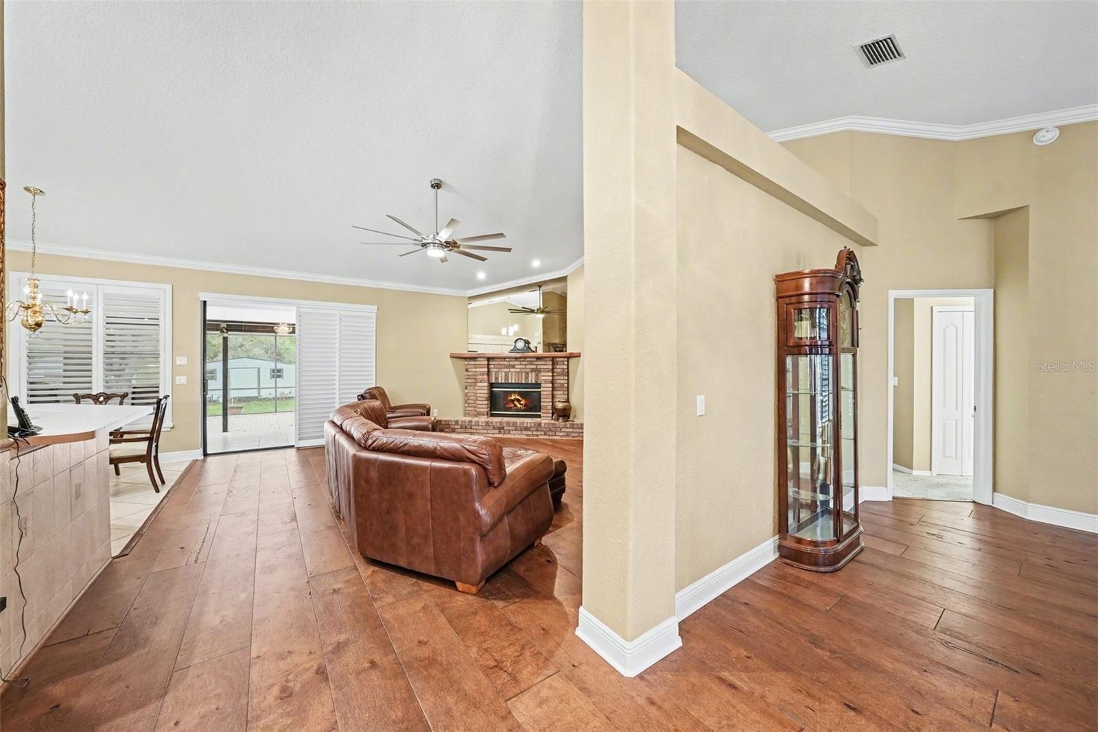 Image 11 of 32 For 19216 Ridgelake Drive