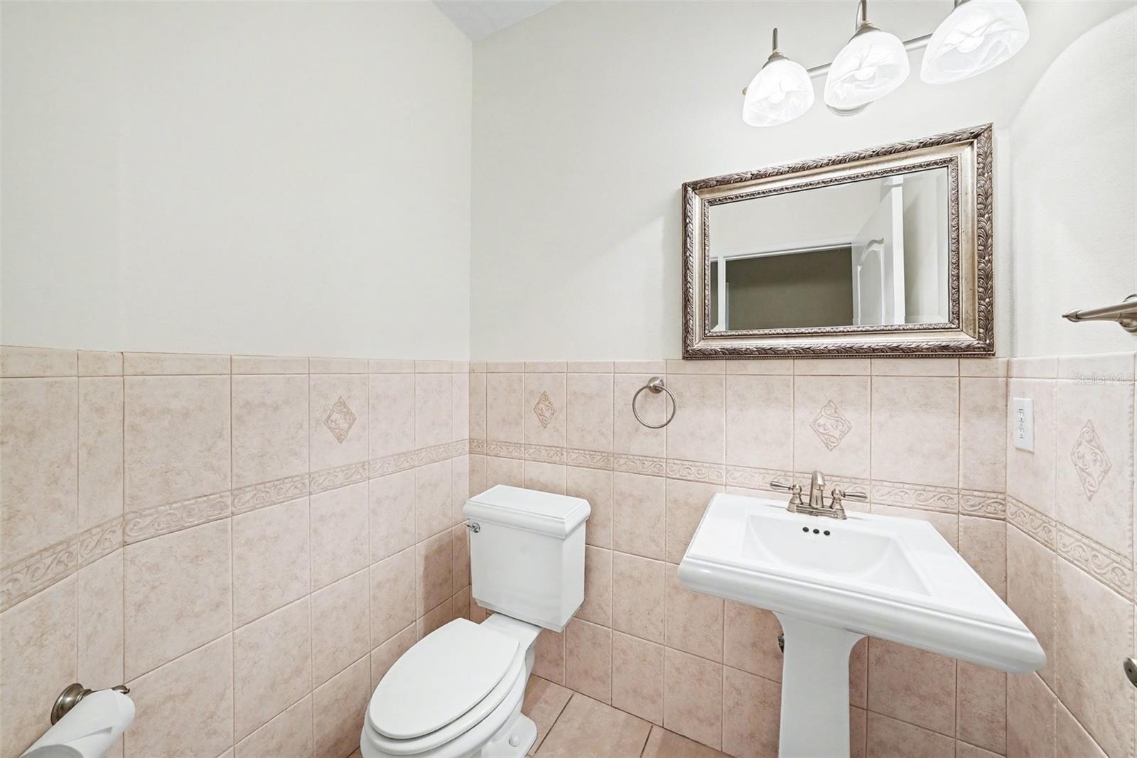 Image 18 of 32 For 19216 Ridgelake Drive