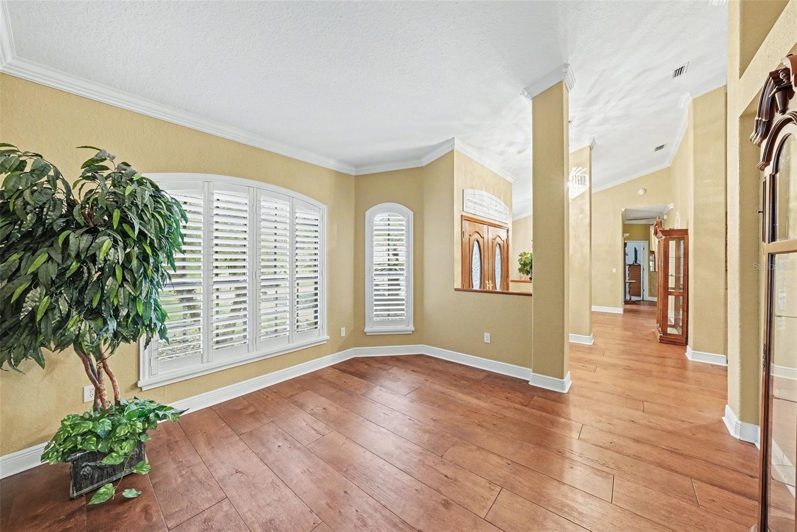 Image 5 of 32 For 19216 Ridgelake Drive