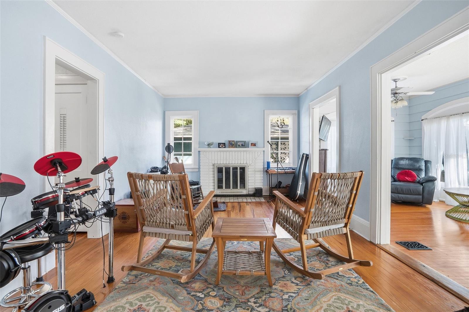 Image 10 of 41 For 308 Missouri Avenue