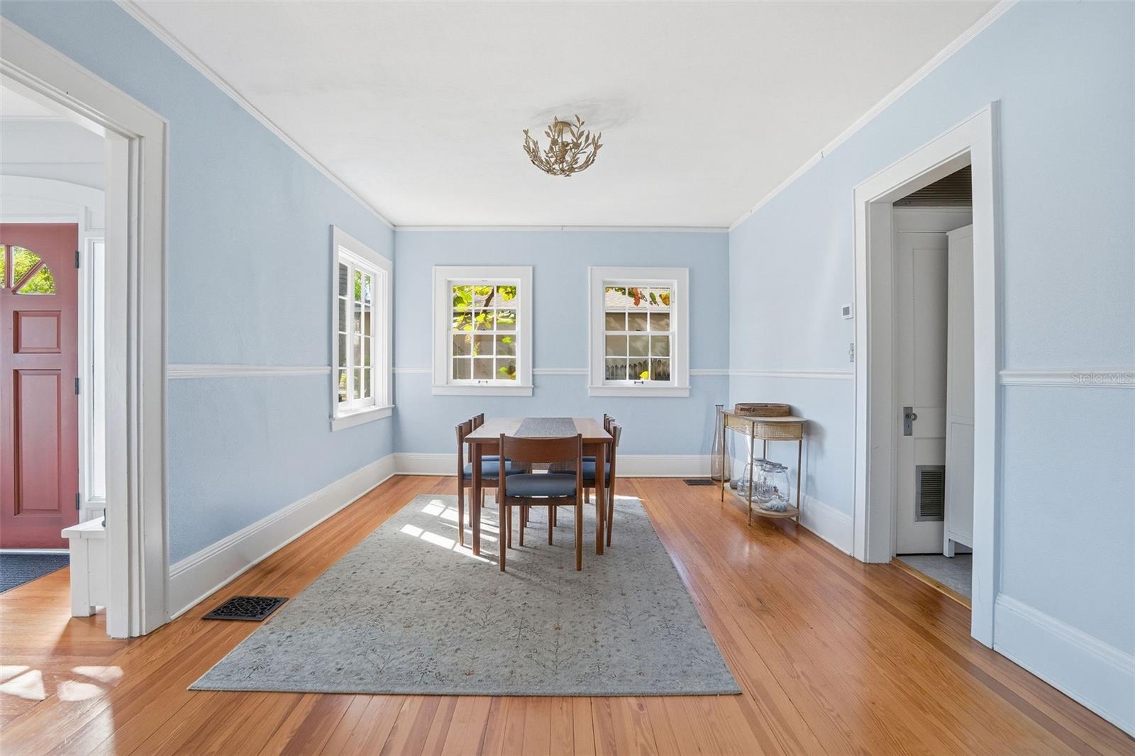 Image 4 of 41 For 308 Missouri Avenue