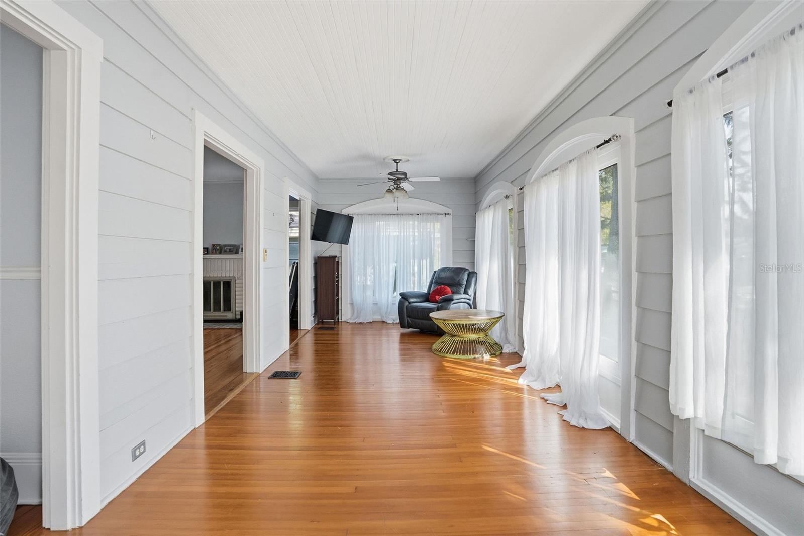 Image 7 of 41 For 308 Missouri Avenue