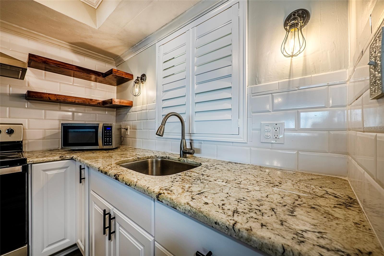 Image 6 of 26 For 620 Edgewater Drives 103