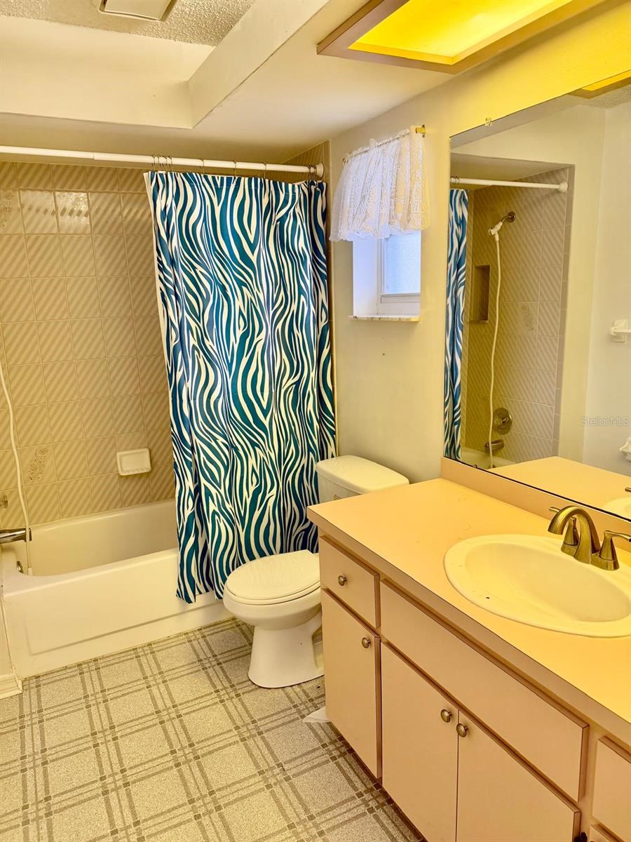 Image 12 of 21 For 11055 Montcalm Road