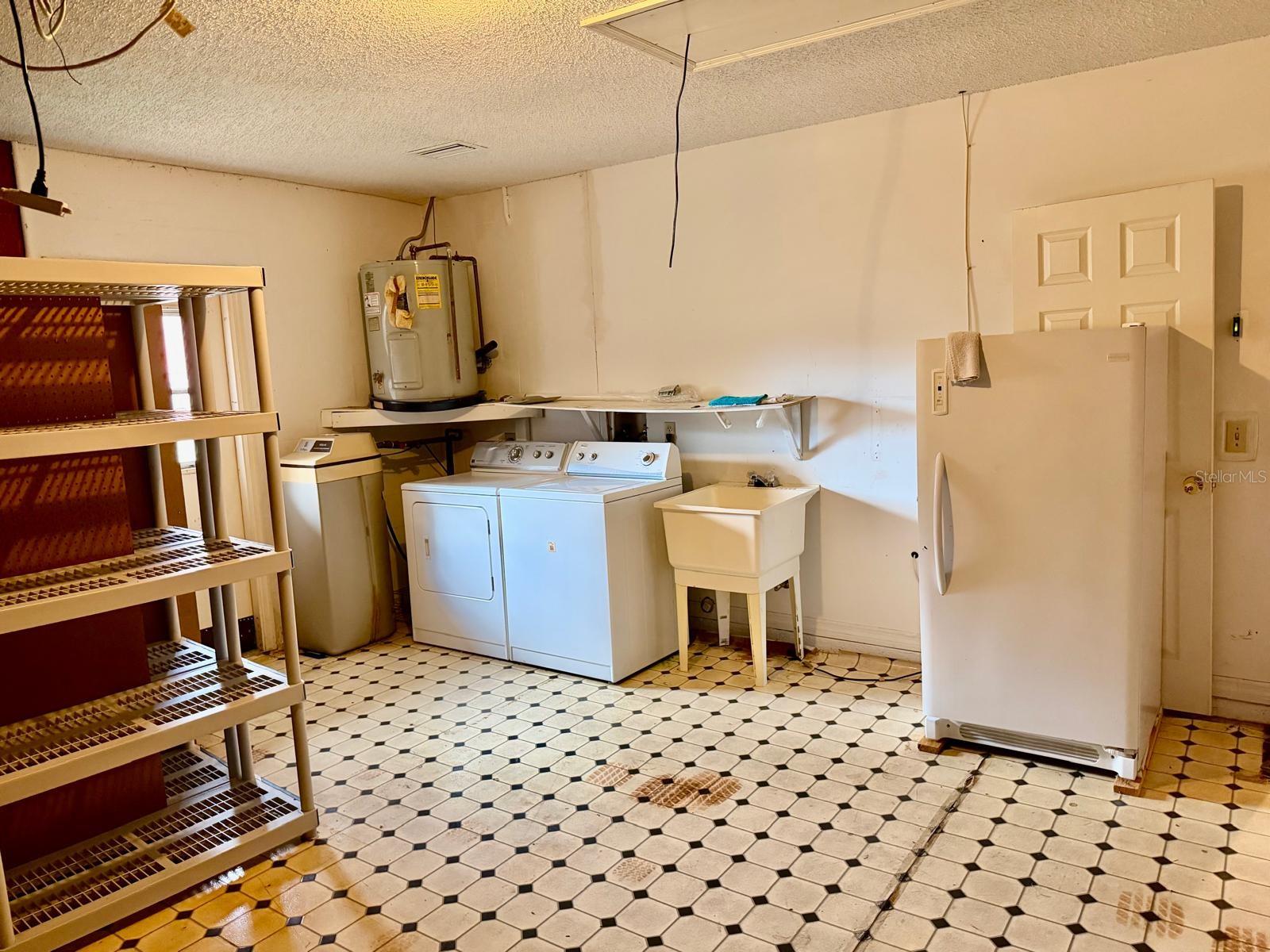 Image 14 of 21 For 11055 Montcalm Road