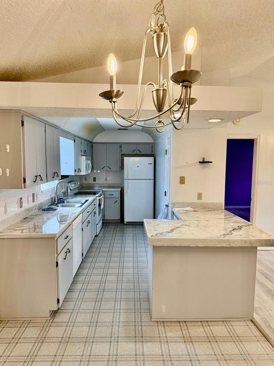 Image 5 of 21 For 11055 Montcalm Road