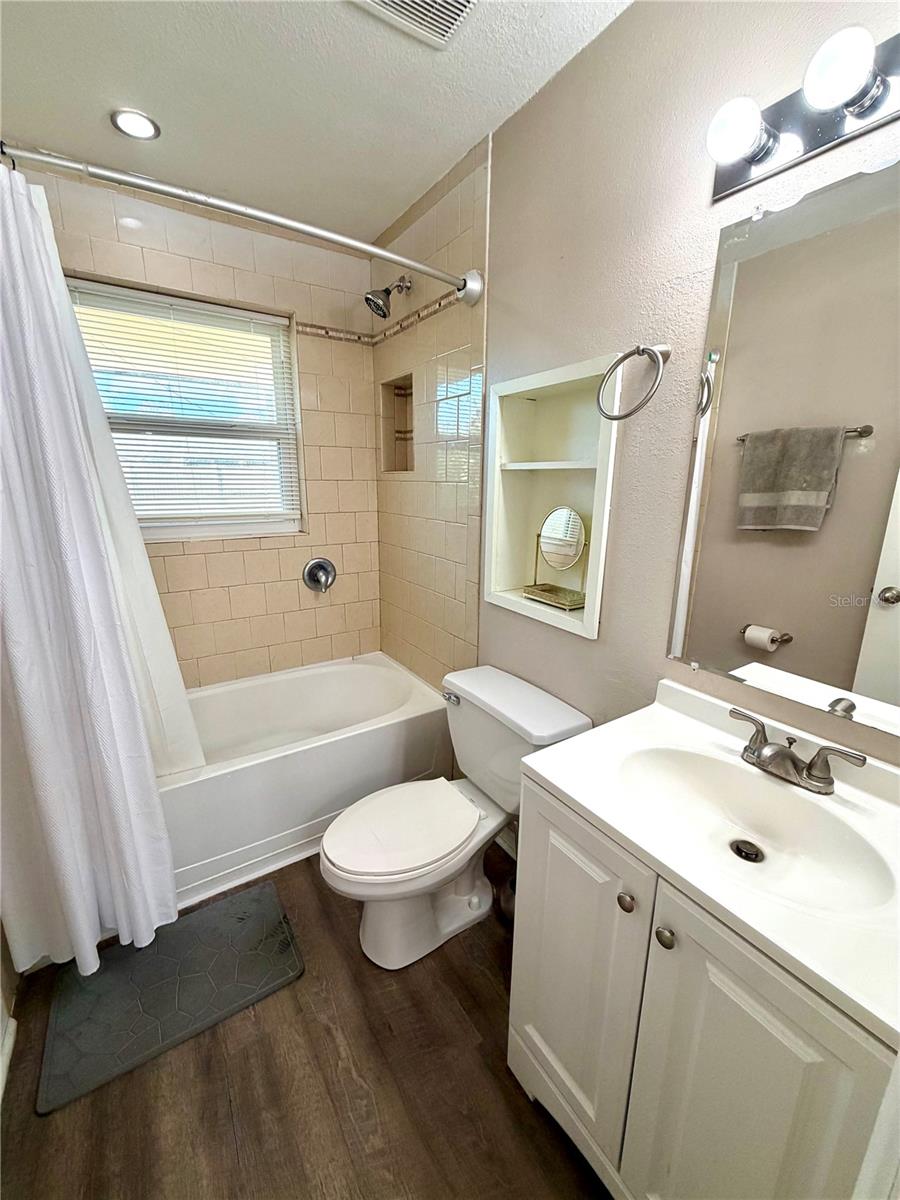 Listing photo id 10 for 7974 Avenal Loop