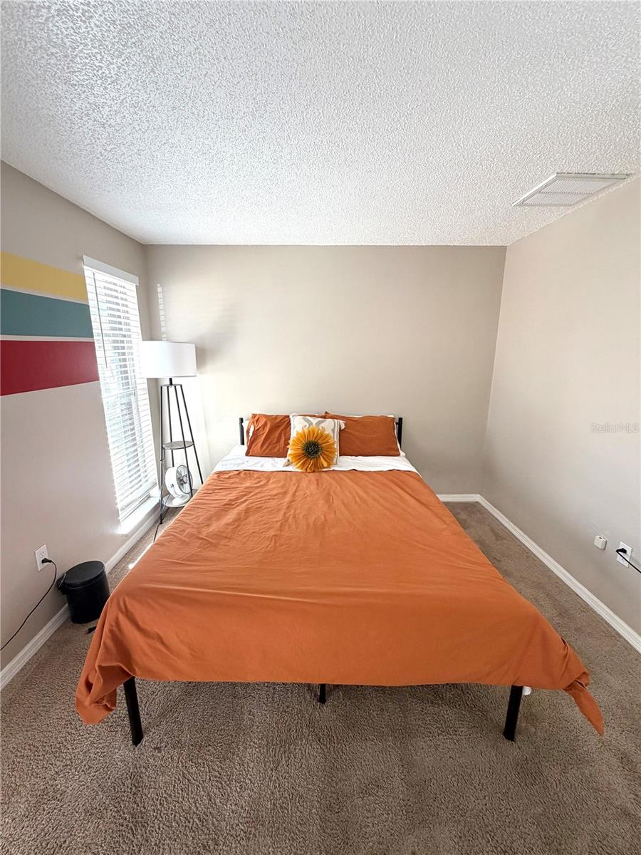 Listing photo id 14 for 7974 Avenal Loop