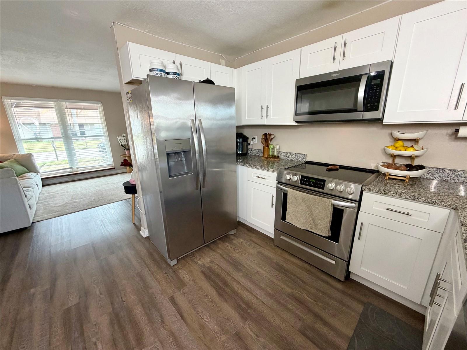 Listing photo id 6 for 7974 Avenal Loop