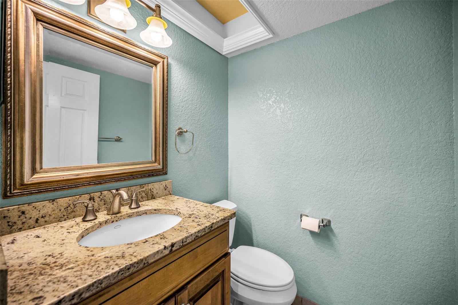 Image 18 of 52 For 12334 Capri Circle N