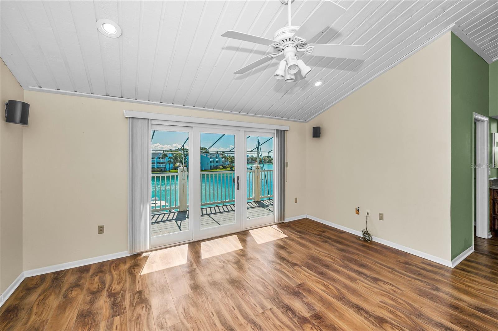 Image 23 of 52 For 12334 Capri Circle N