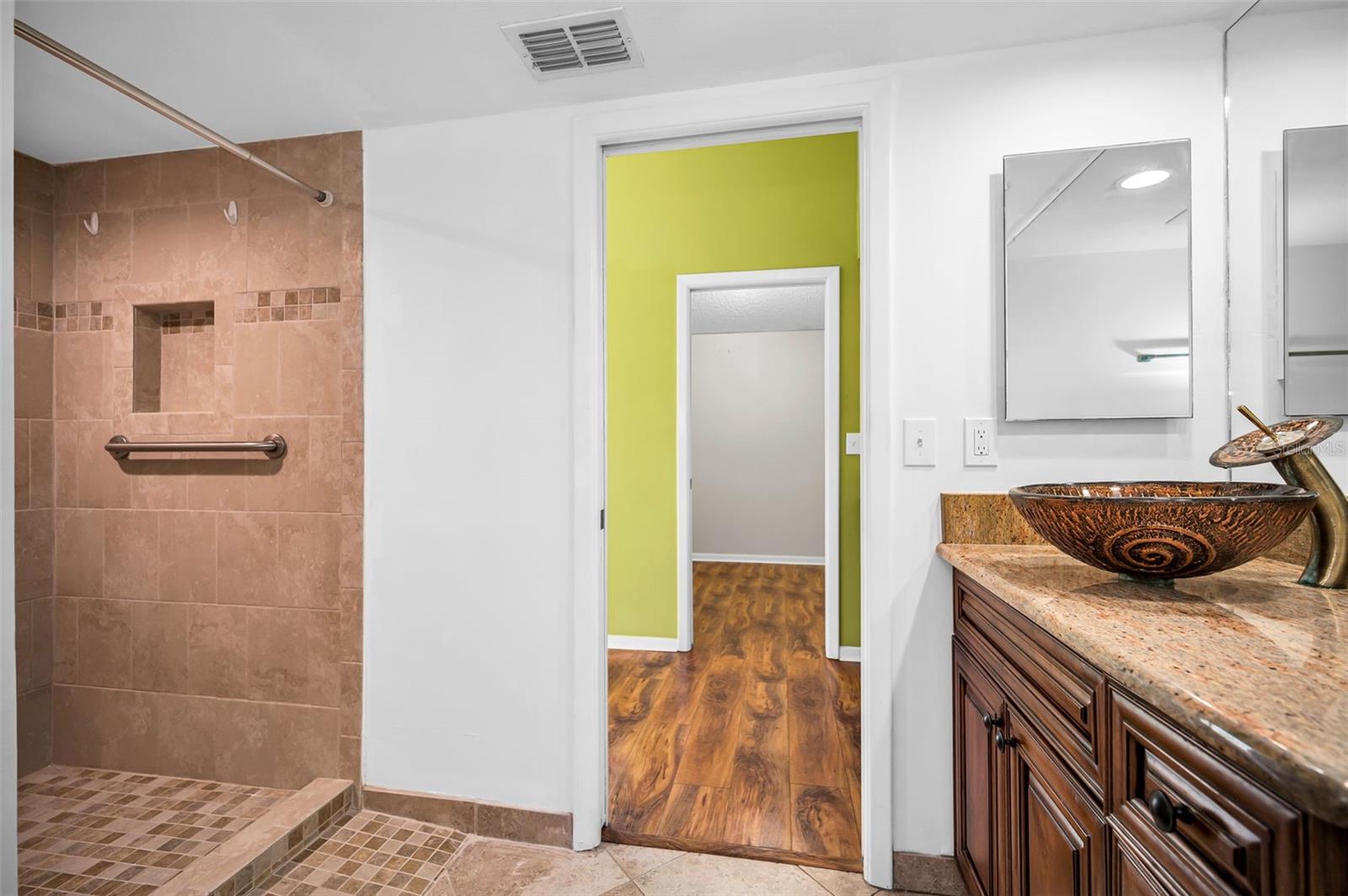 Image 26 of 52 For 12334 Capri Circle N