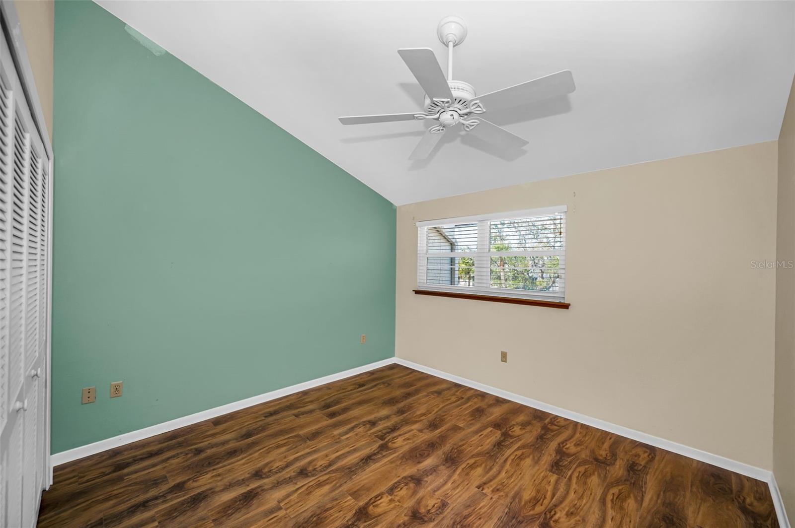 Image 31 of 52 For 12334 Capri Circle N