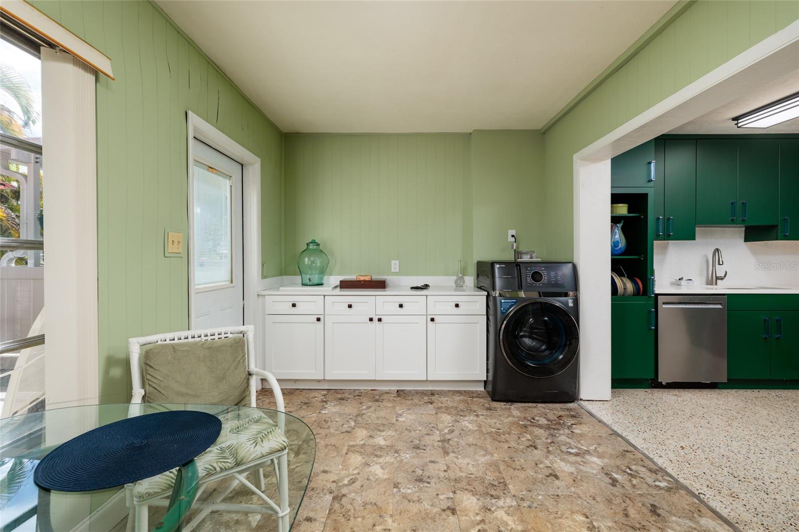 Image 16 of 33 For 4143 56th Street N 903