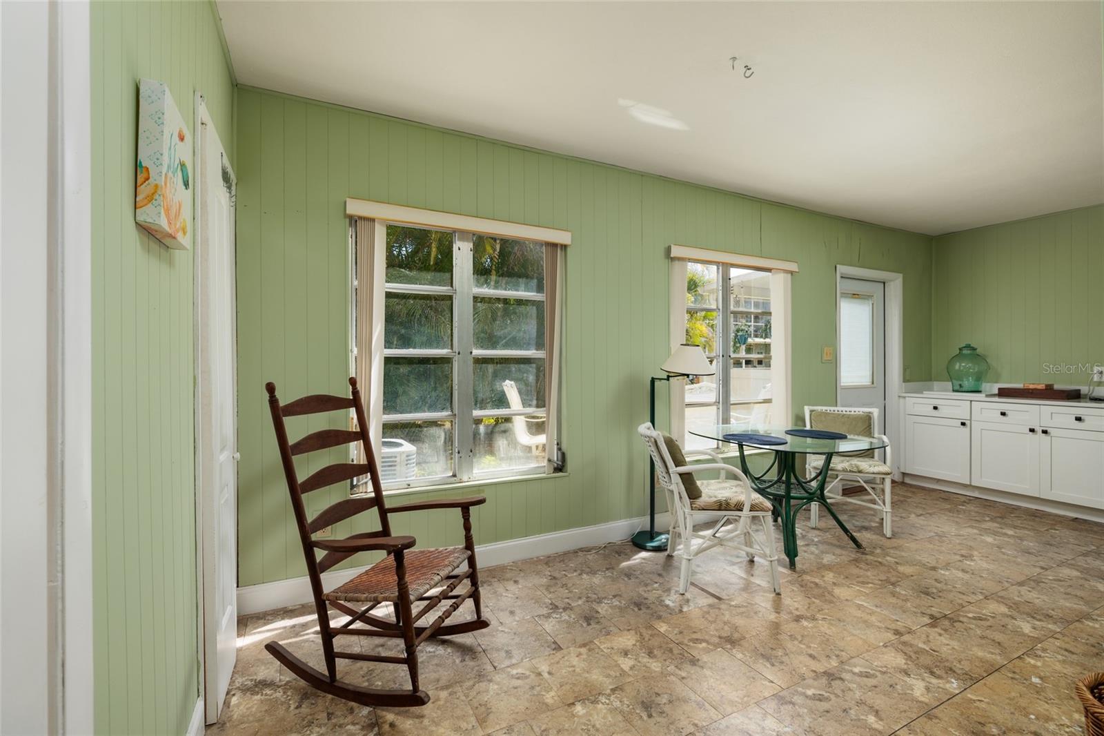 Image 17 of 33 For 4143 56th Street N 903