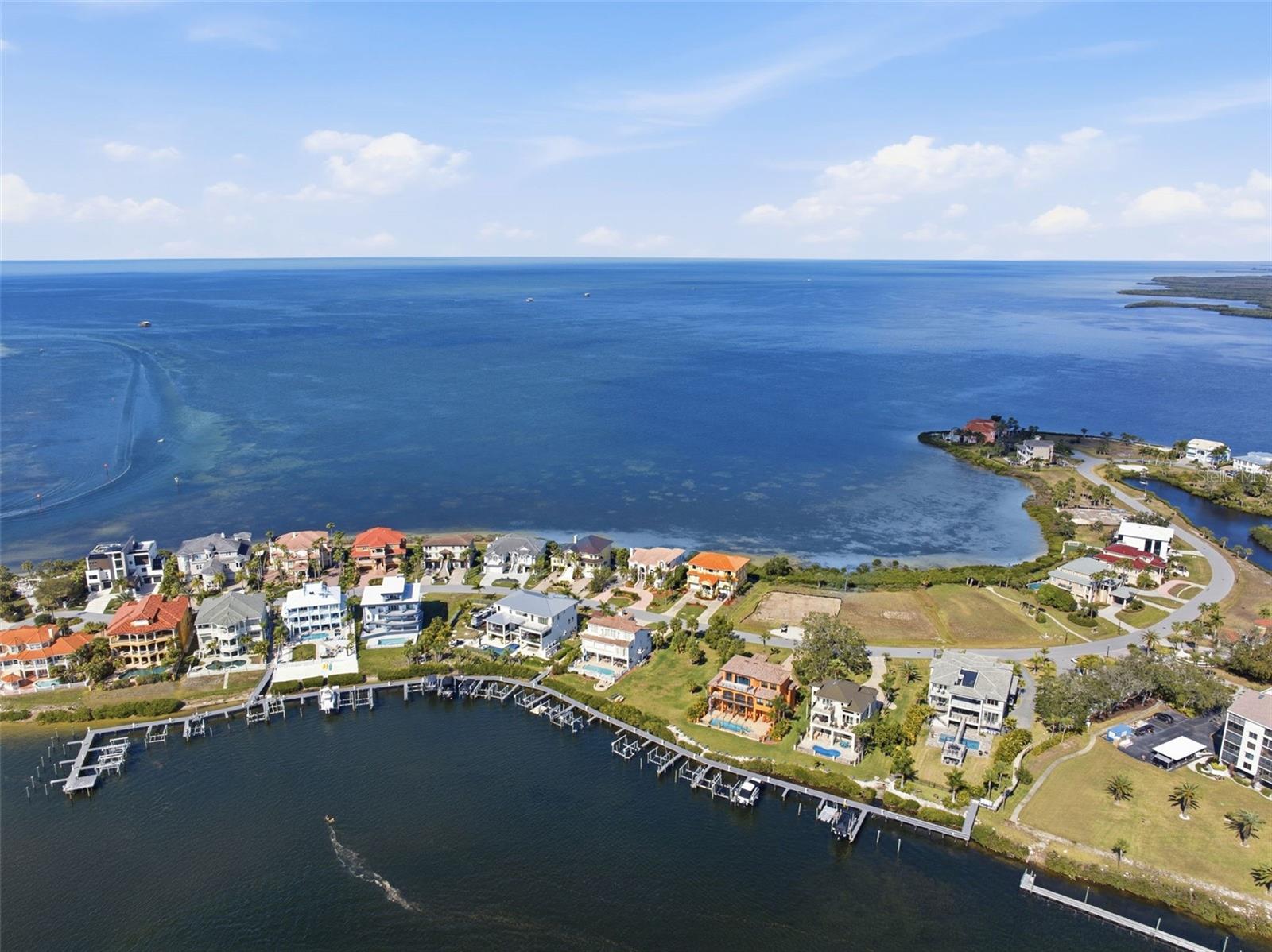 Listing photo id 30 for 26 Harborpointe Dr