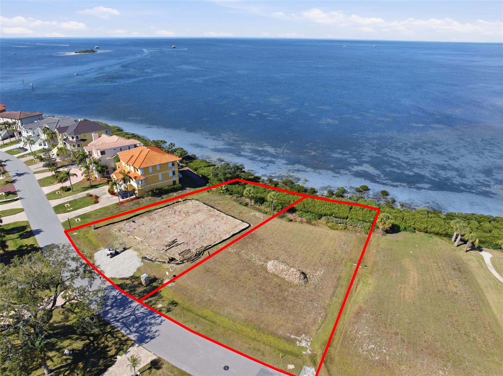 Listing photo id 31 for 26 Harborpointe Dr