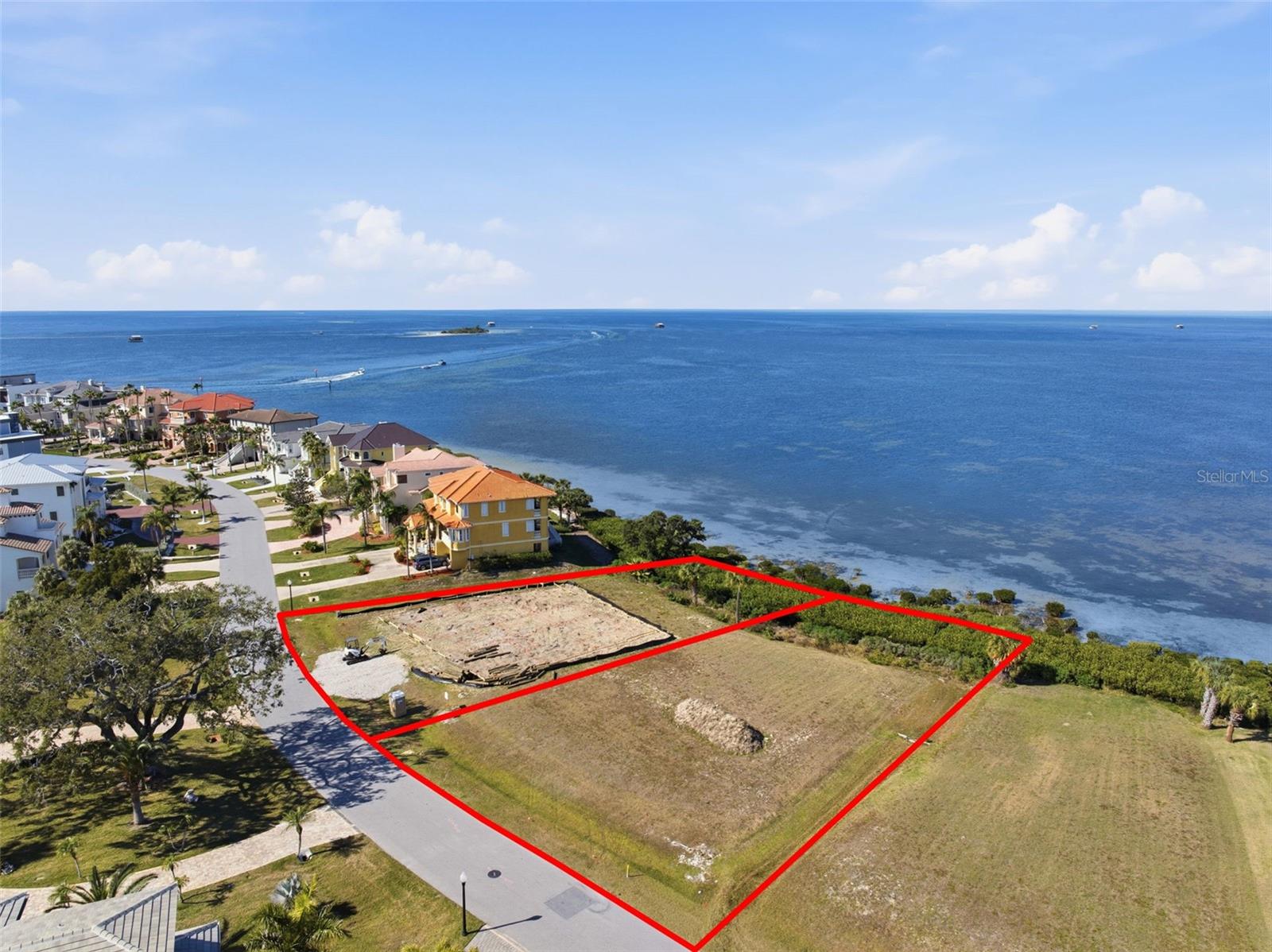 Listing photo id 32 for 26 Harborpointe Dr