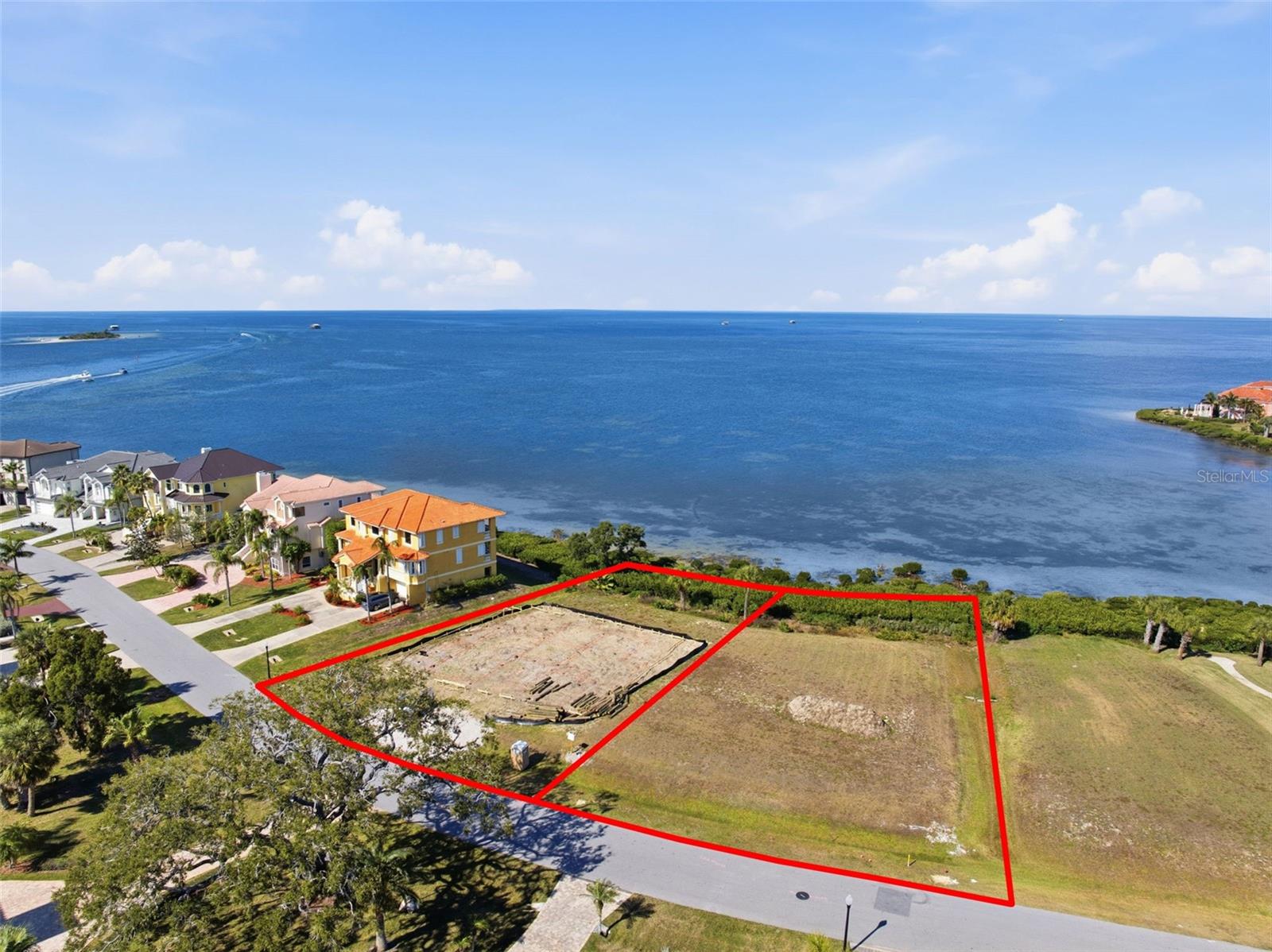 Listing photo id 33 for 26 Harborpointe Dr