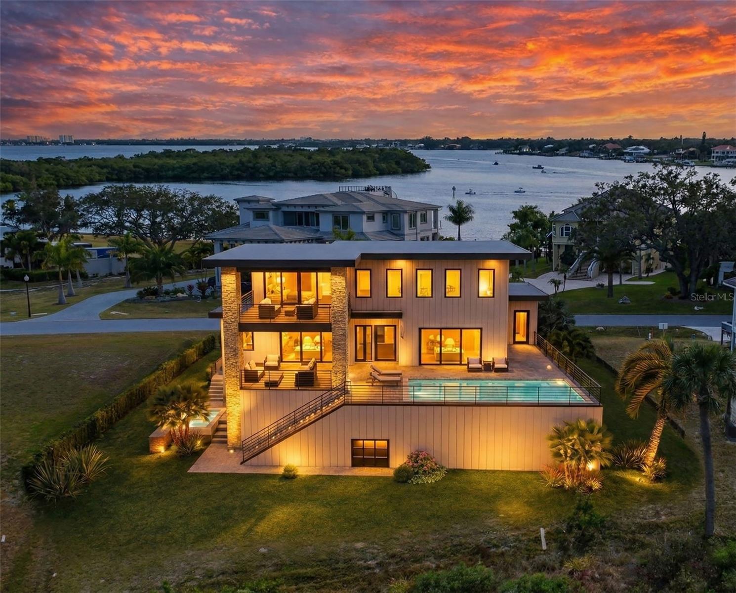 Listing photo id 5 for 26 Harborpointe Dr