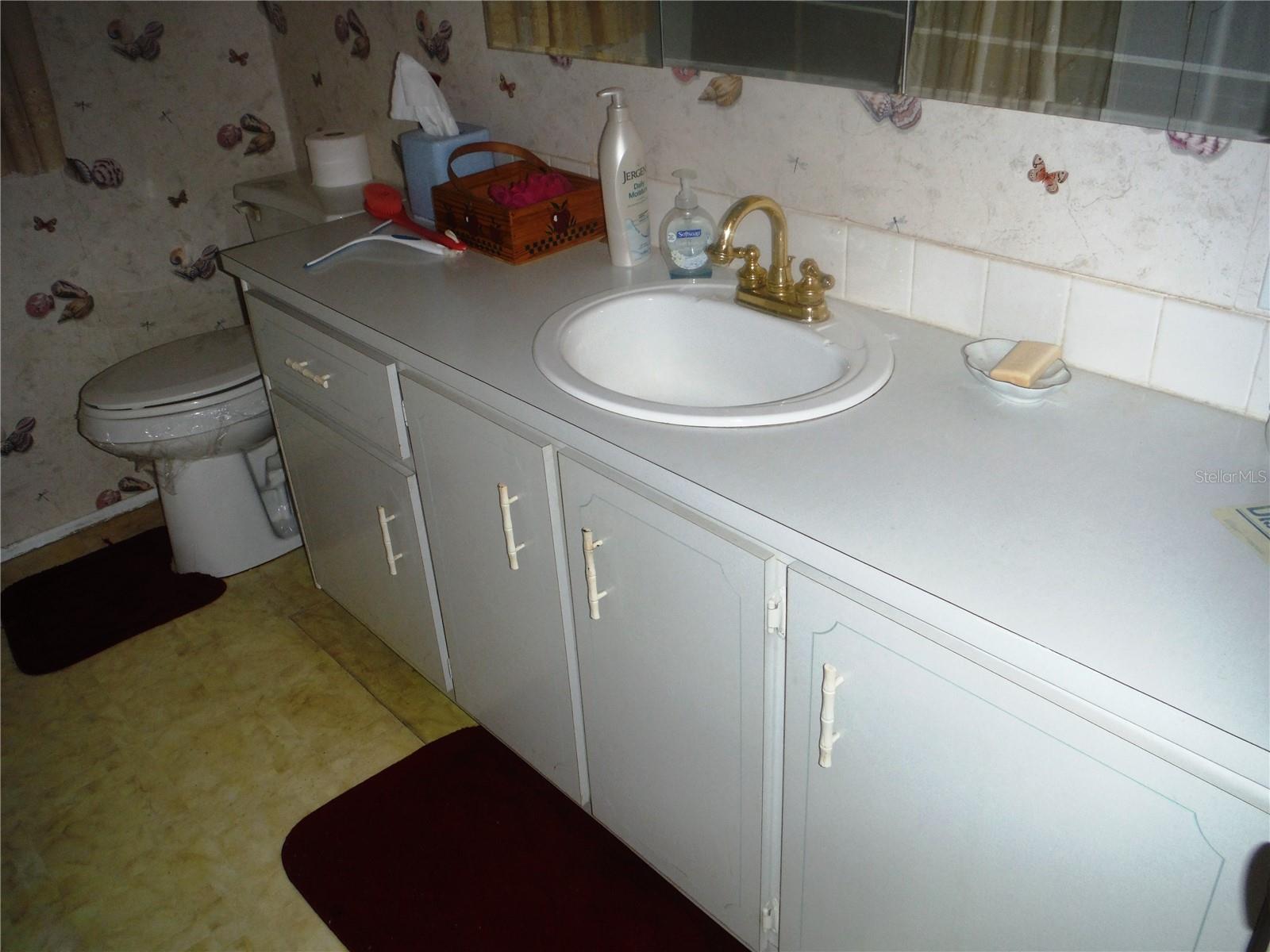 Listing photo id 12 for 38 Deer Trail Court 49