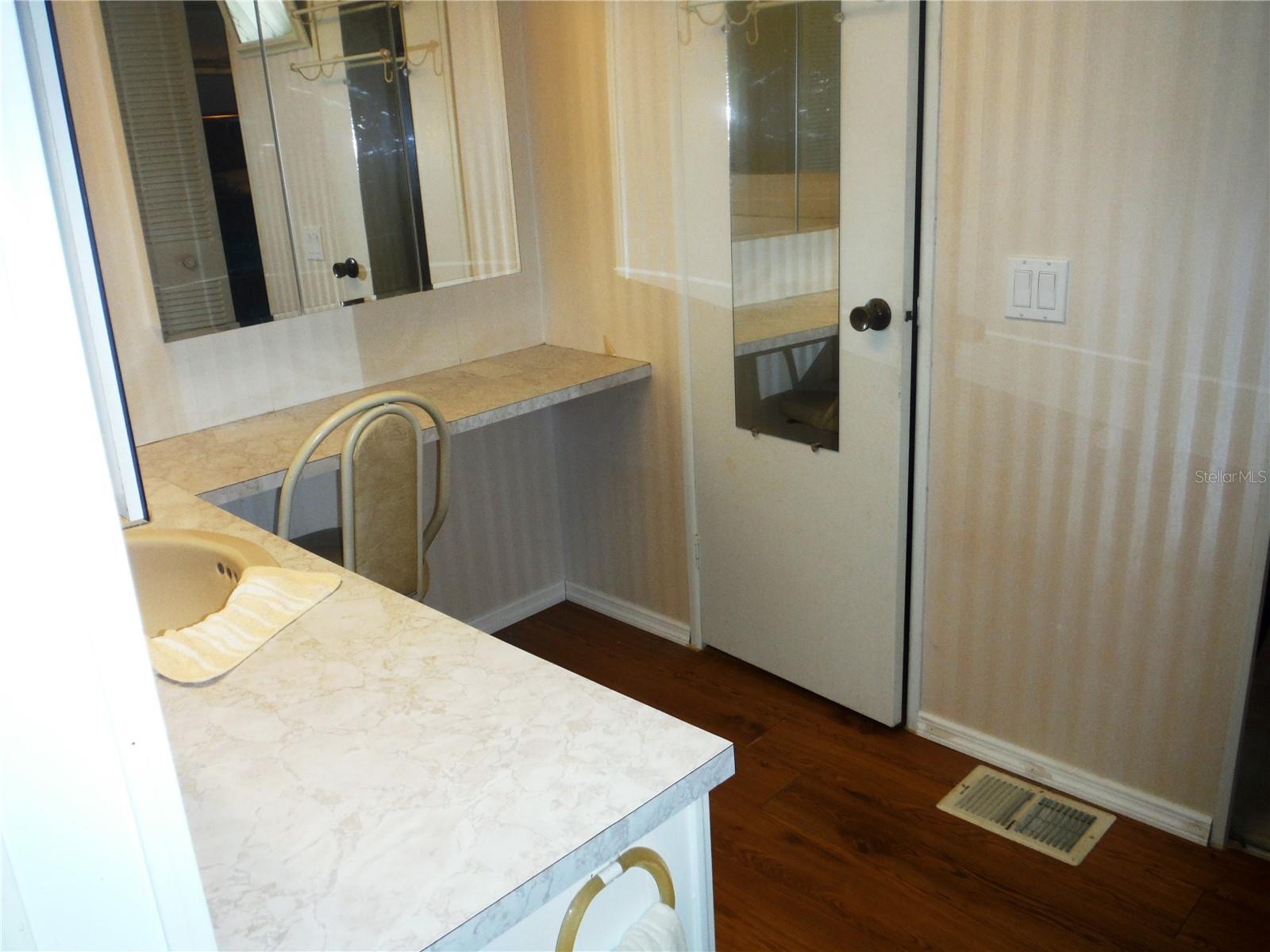 Listing photo id 18 for 38 Deer Trail Court 49