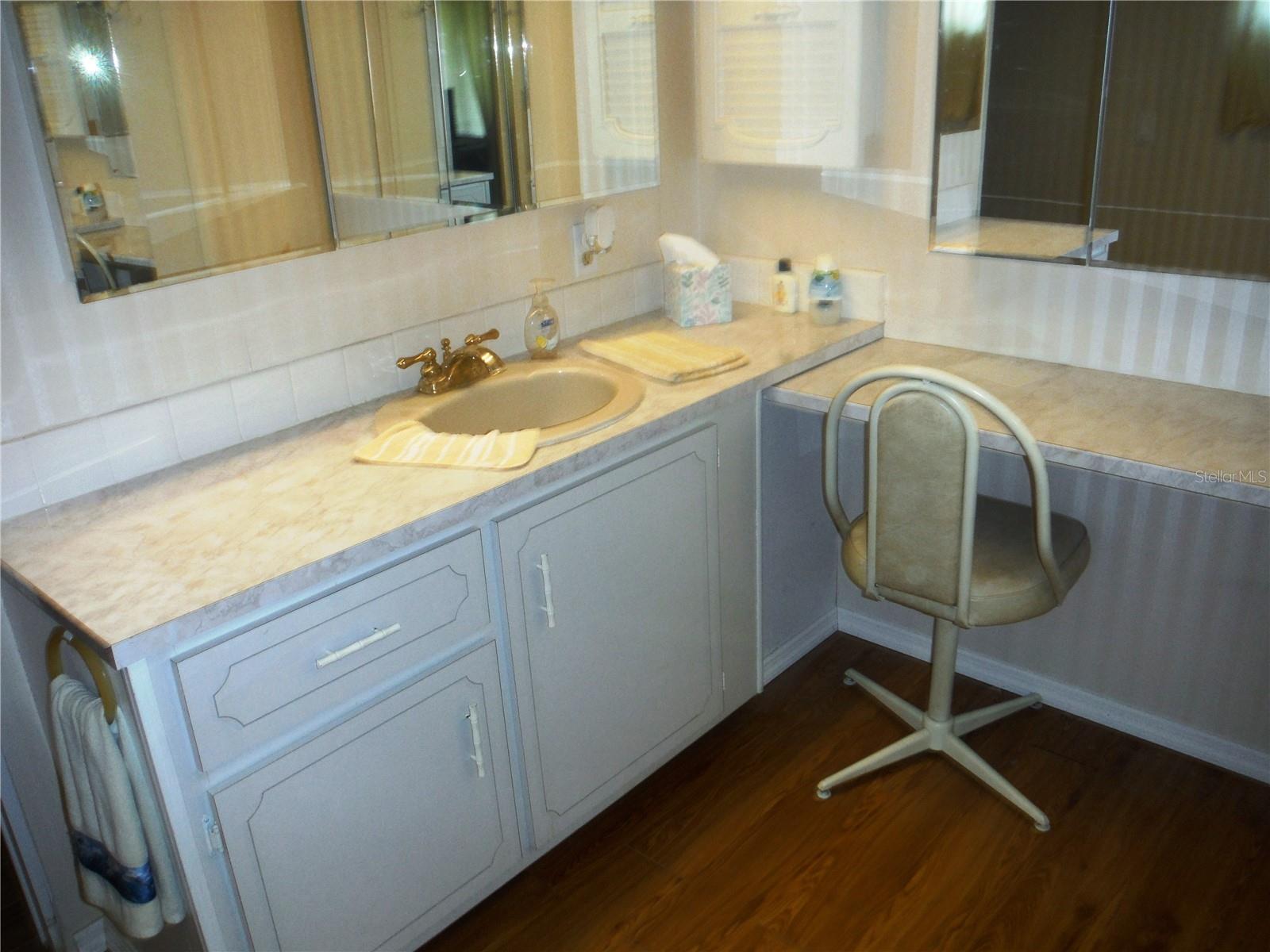 Listing photo id 19 for 38 Deer Trail Court 49