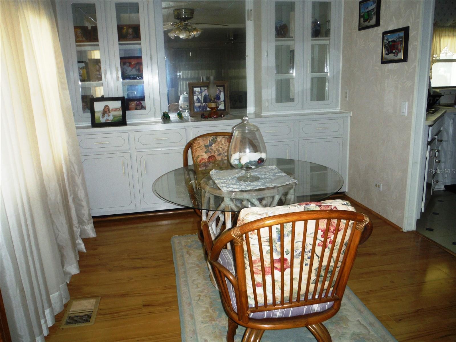 Listing photo id 3 for 38 Deer Trail Court 49