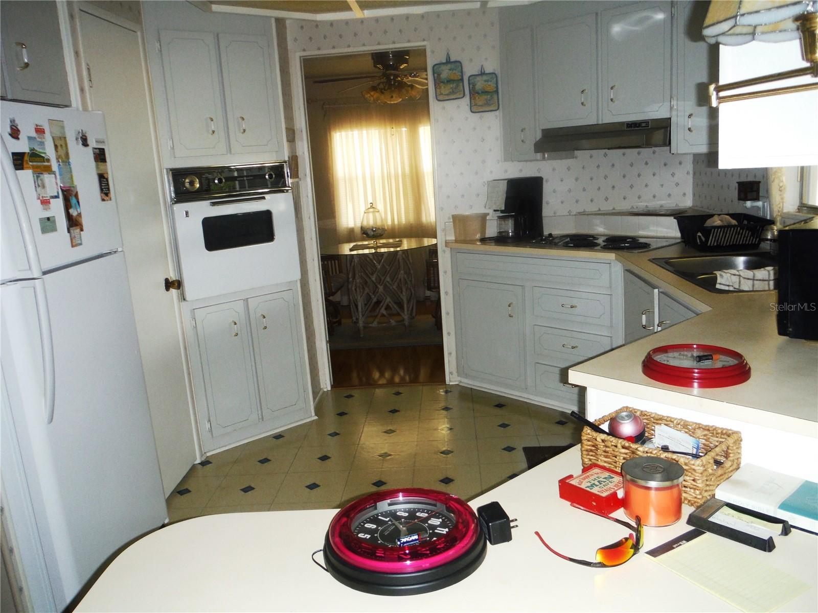 Listing photo id 5 for 38 Deer Trail Court 49