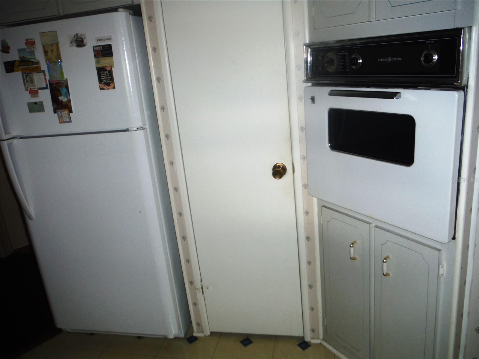 Listing photo id 7 for 38 Deer Trail Court 49