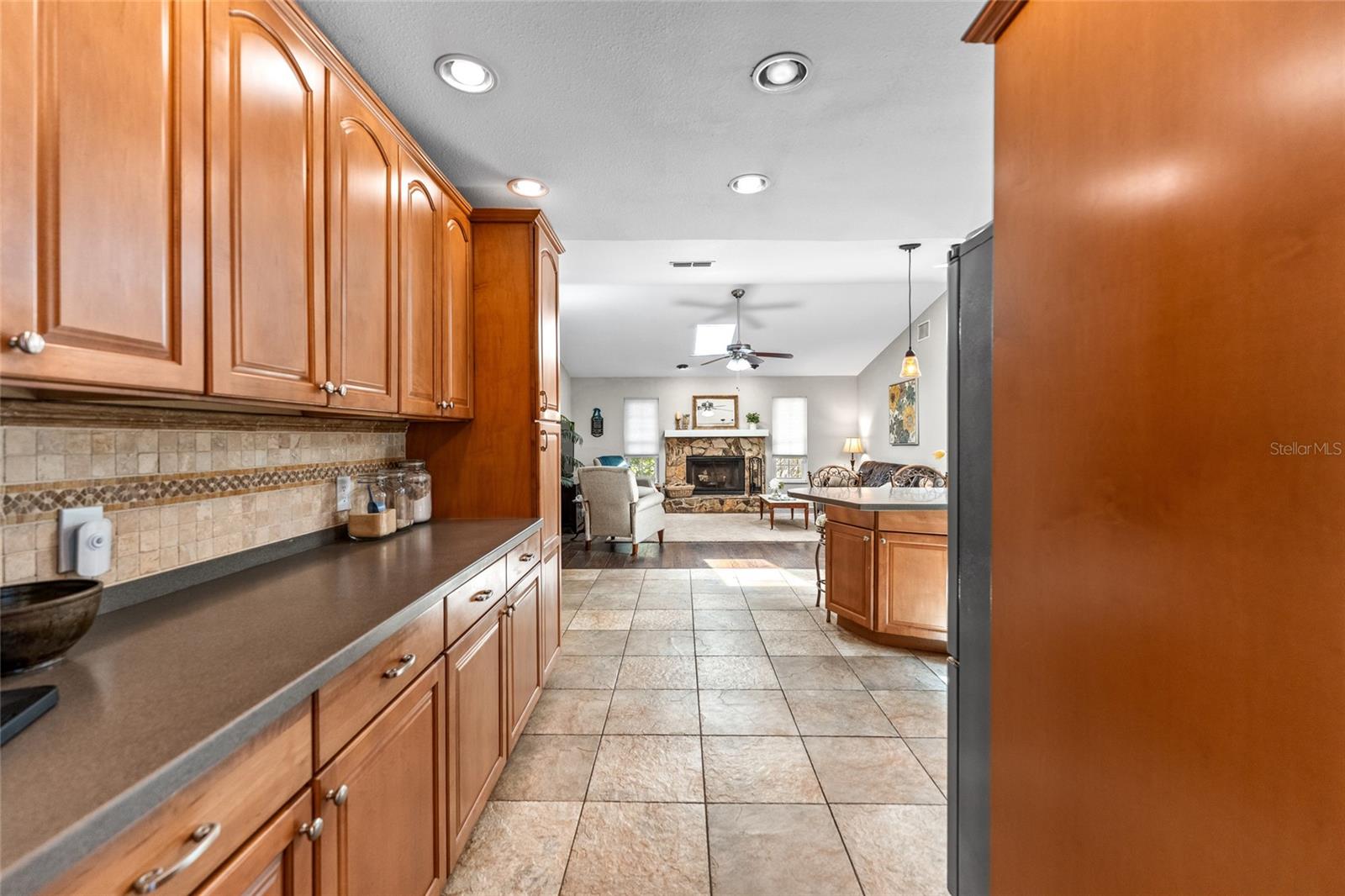 Image 10 of 49 For 1811 La Grande Drive