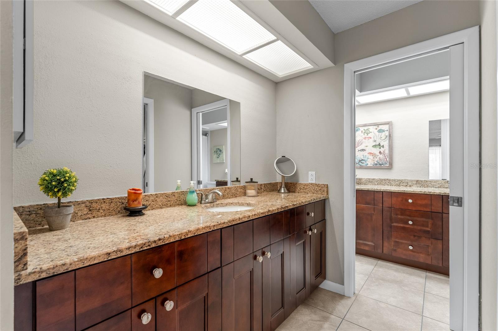 Image 34 of 49 For 1811 La Grande Drive