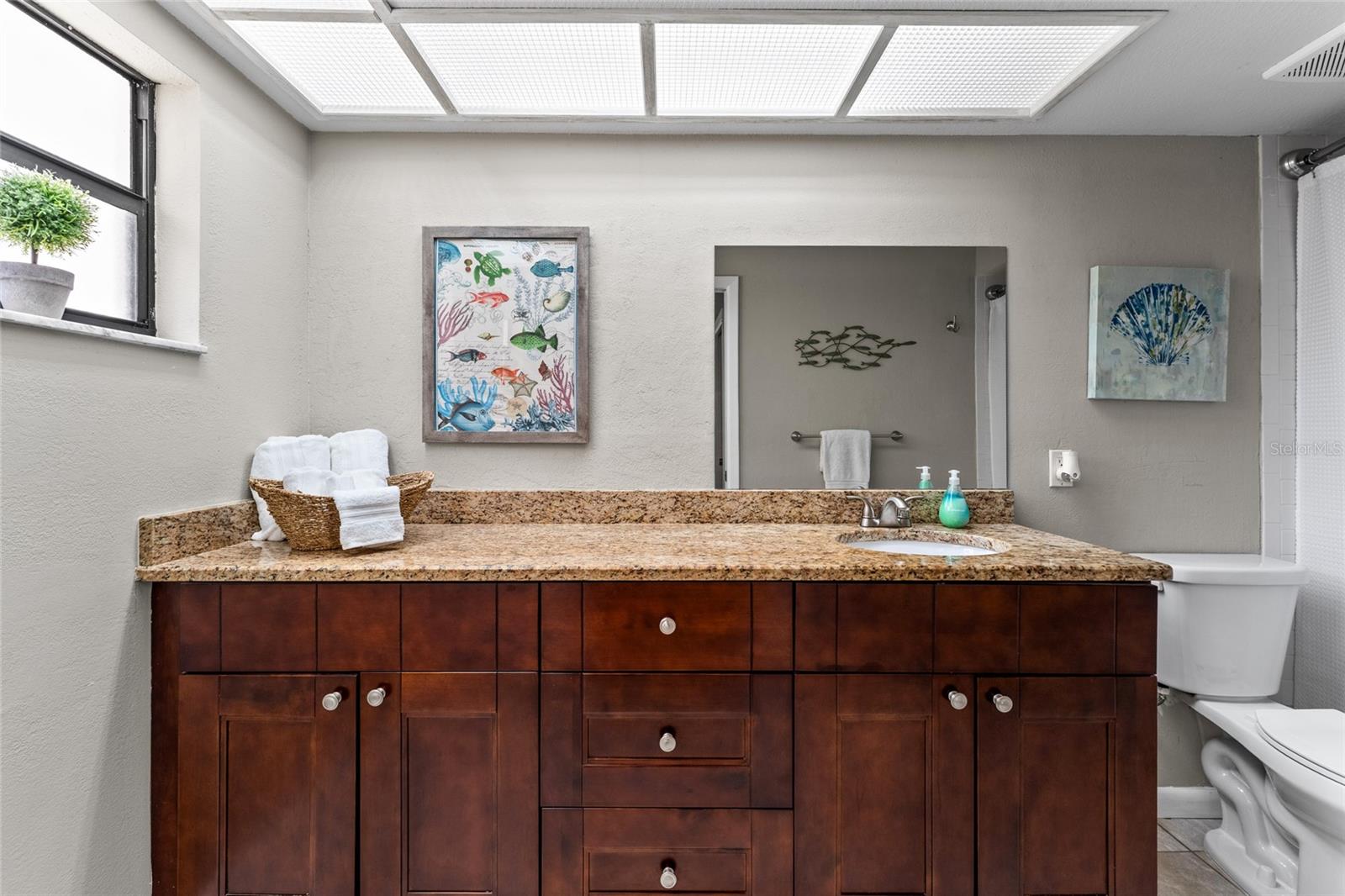 Image 36 of 49 For 1811 La Grande Drive