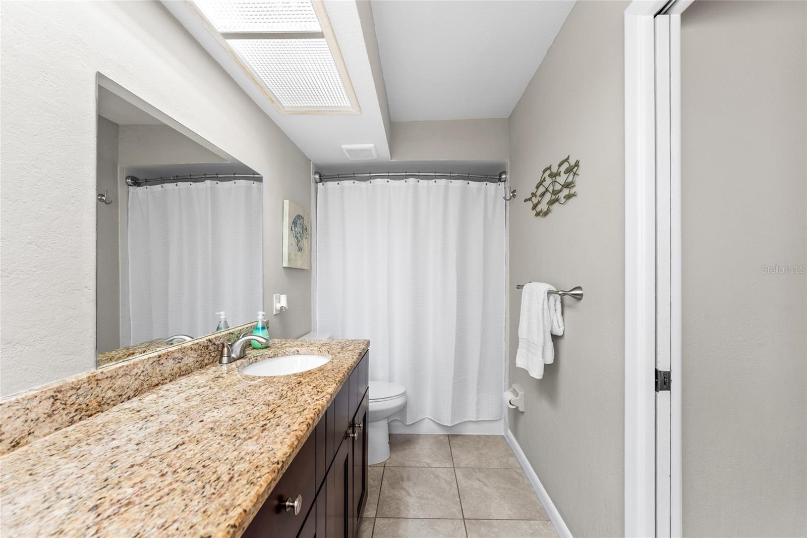 Image 37 of 49 For 1811 La Grande Drive