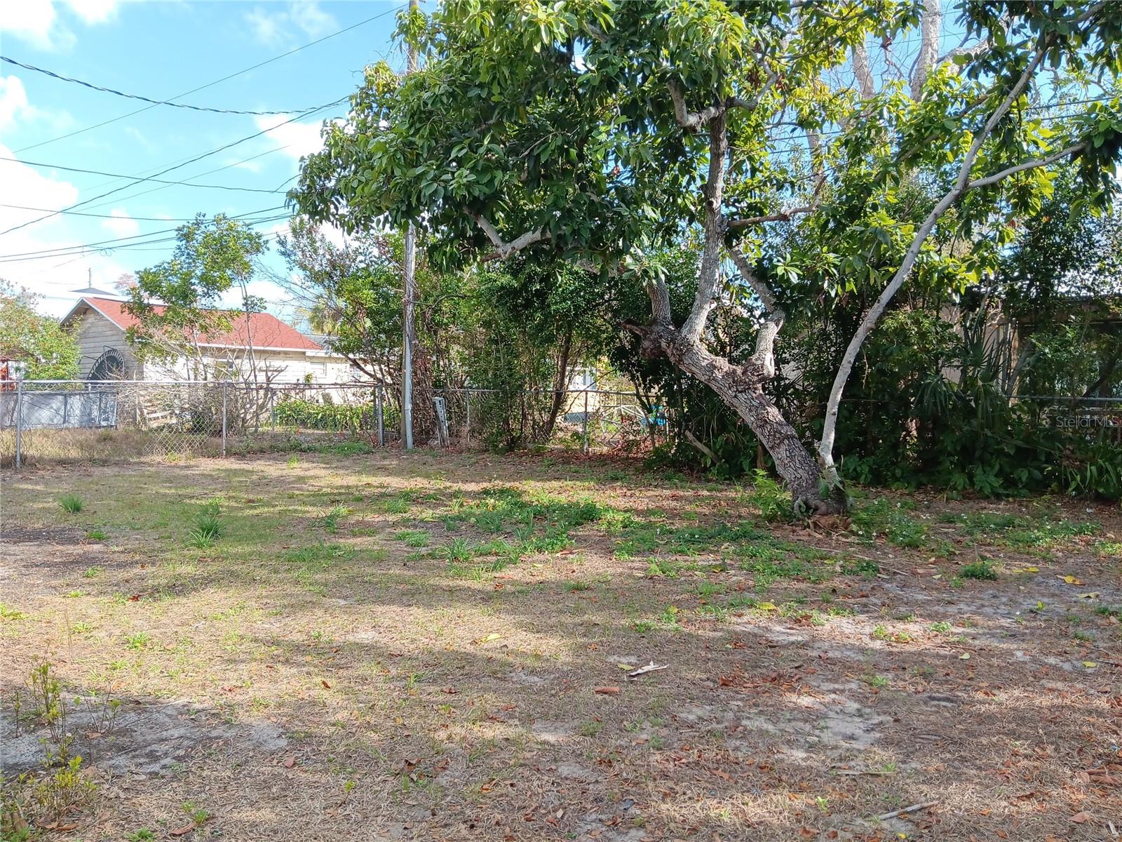 Image 15 of 16 For 4942 Oxford Avenue N