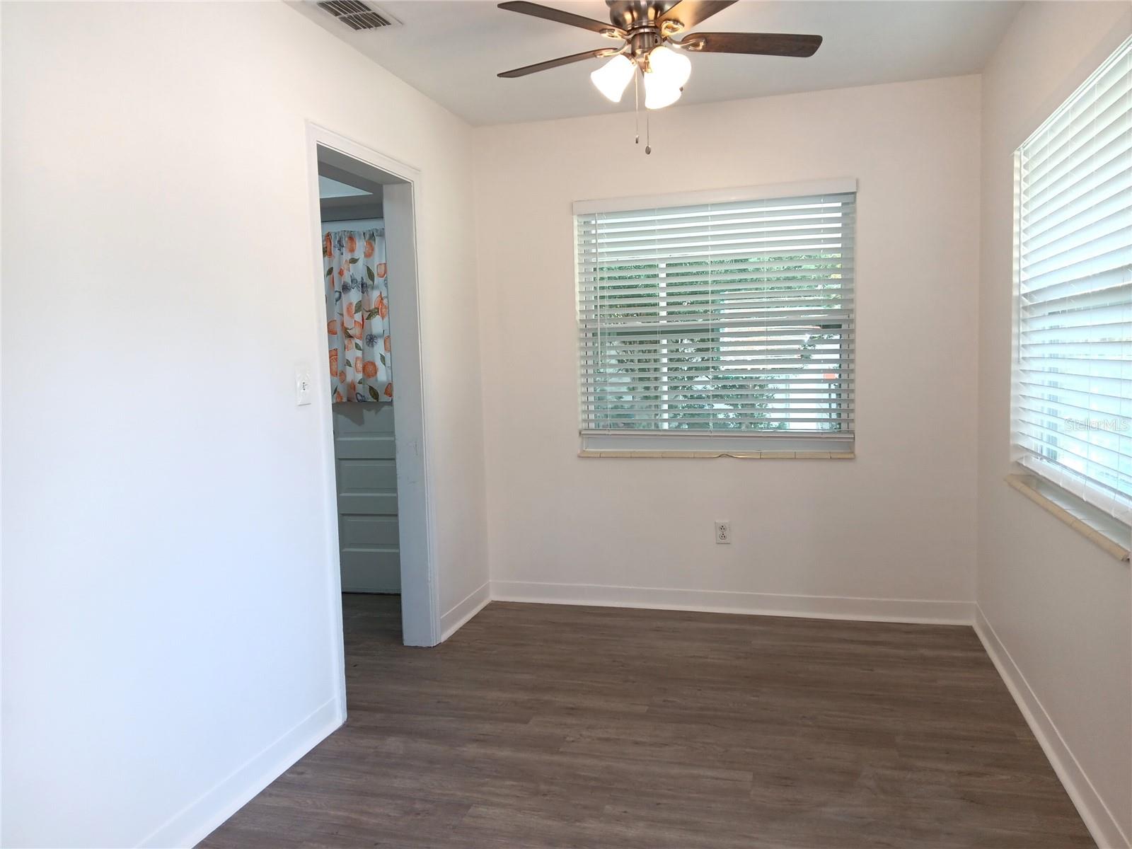 Image 5 of 16 For 4942 Oxford Avenue N