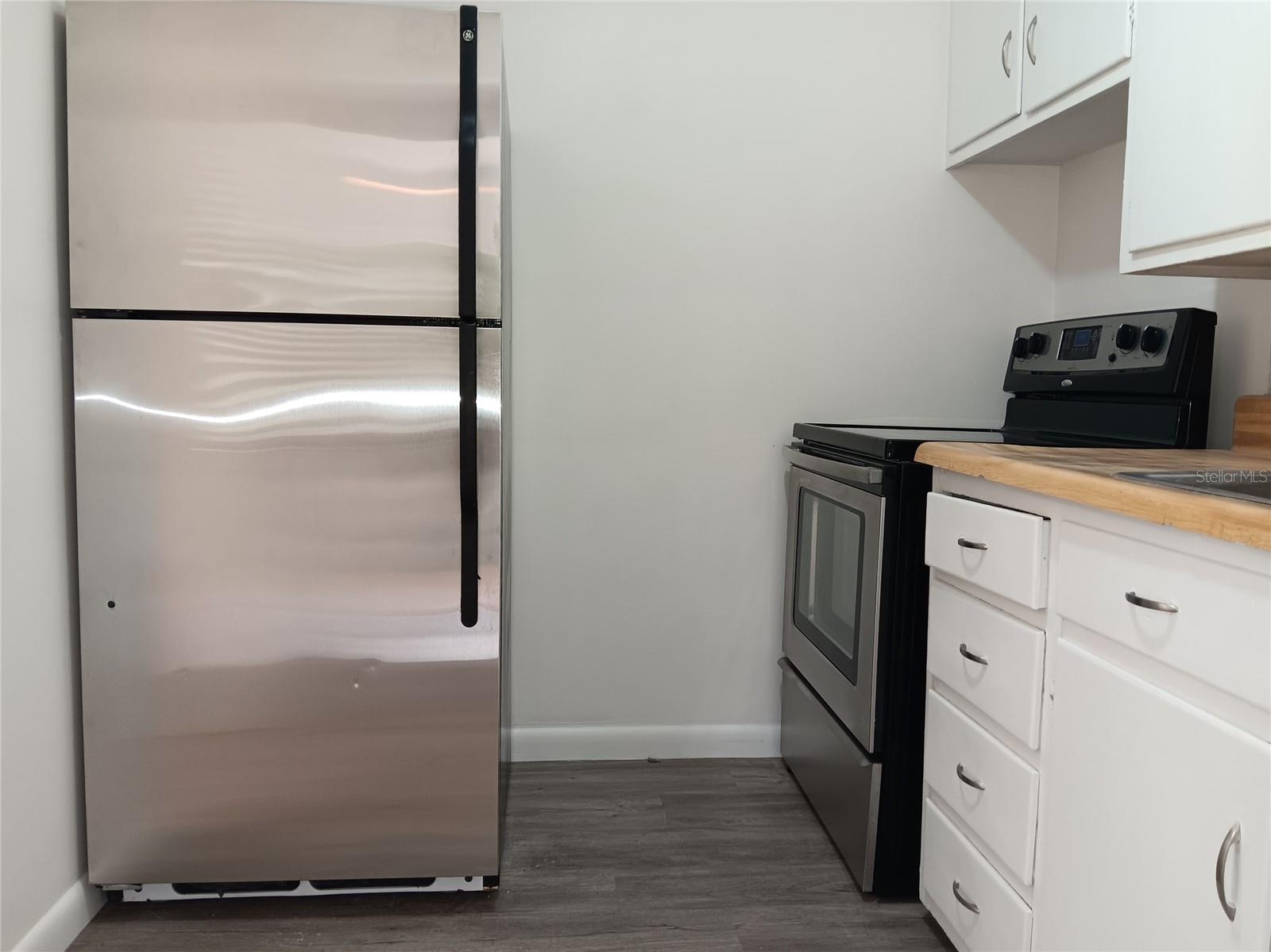 Image 6 of 16 For 4942 Oxford Avenue N