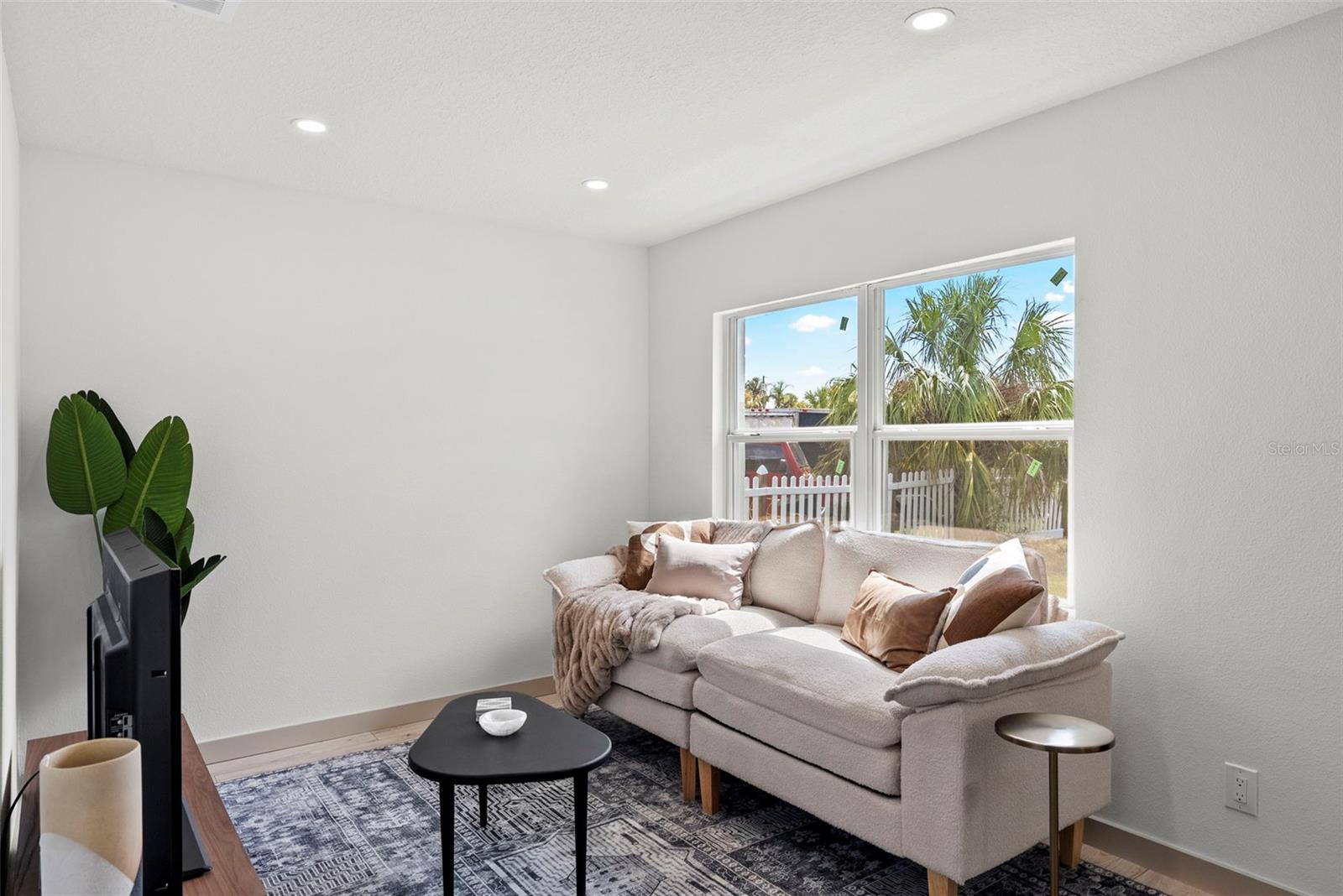 Image 12 of 37 For 7331 36th Avenue N